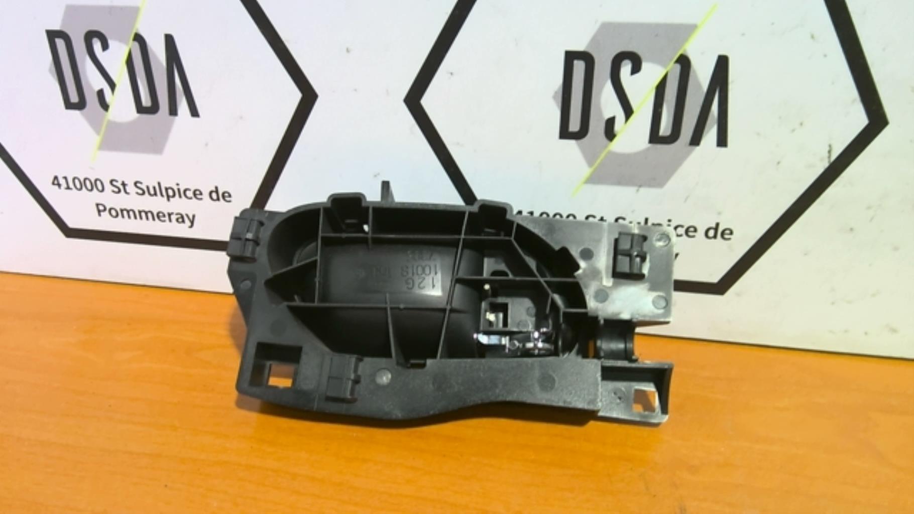 Poignee interieur avant gauche CITROEN C4 1 PHASE 1 Diesel - 1