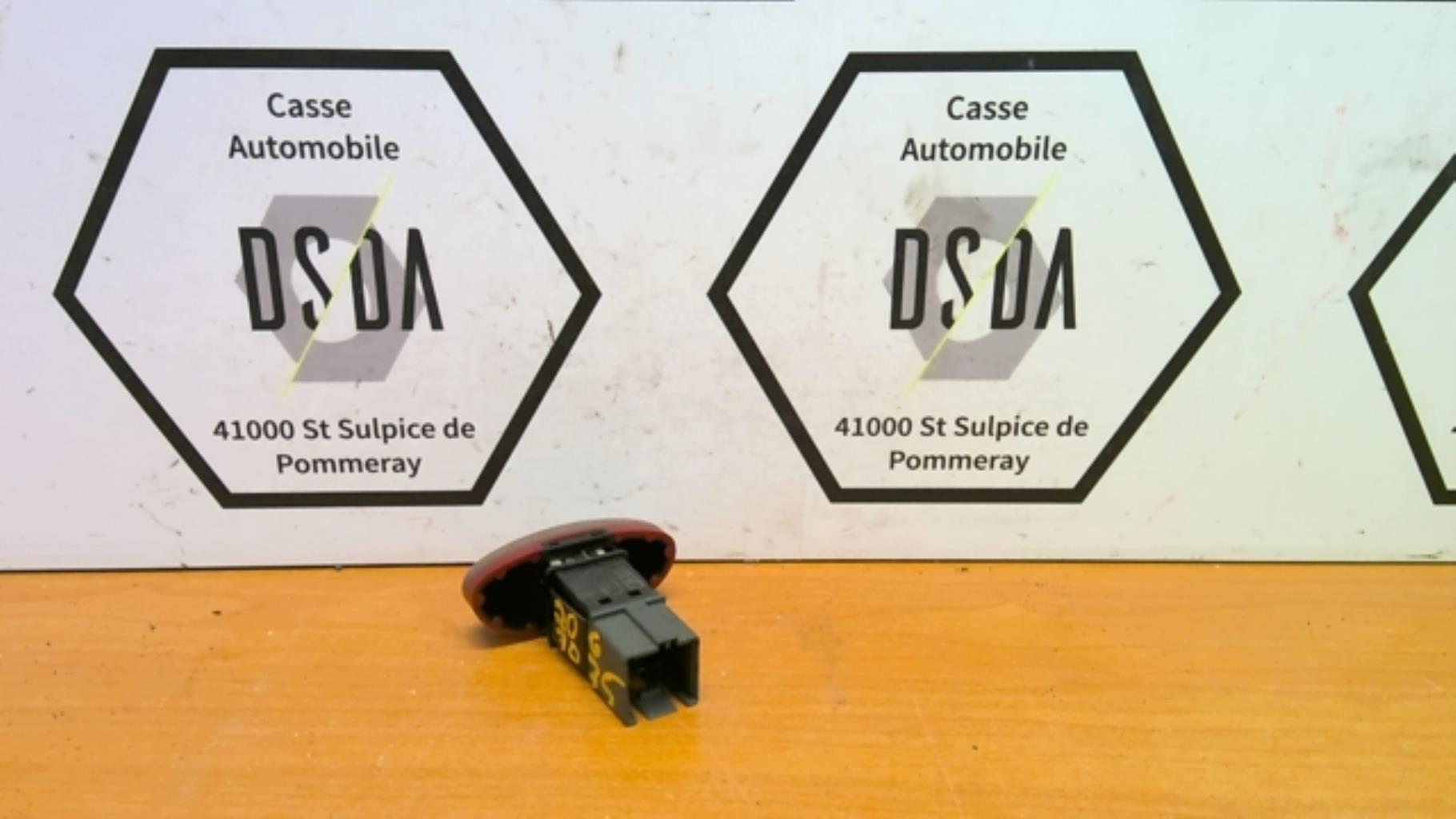Bouton de warning PEUGEOT 206 PHASE 1 Essence - 1