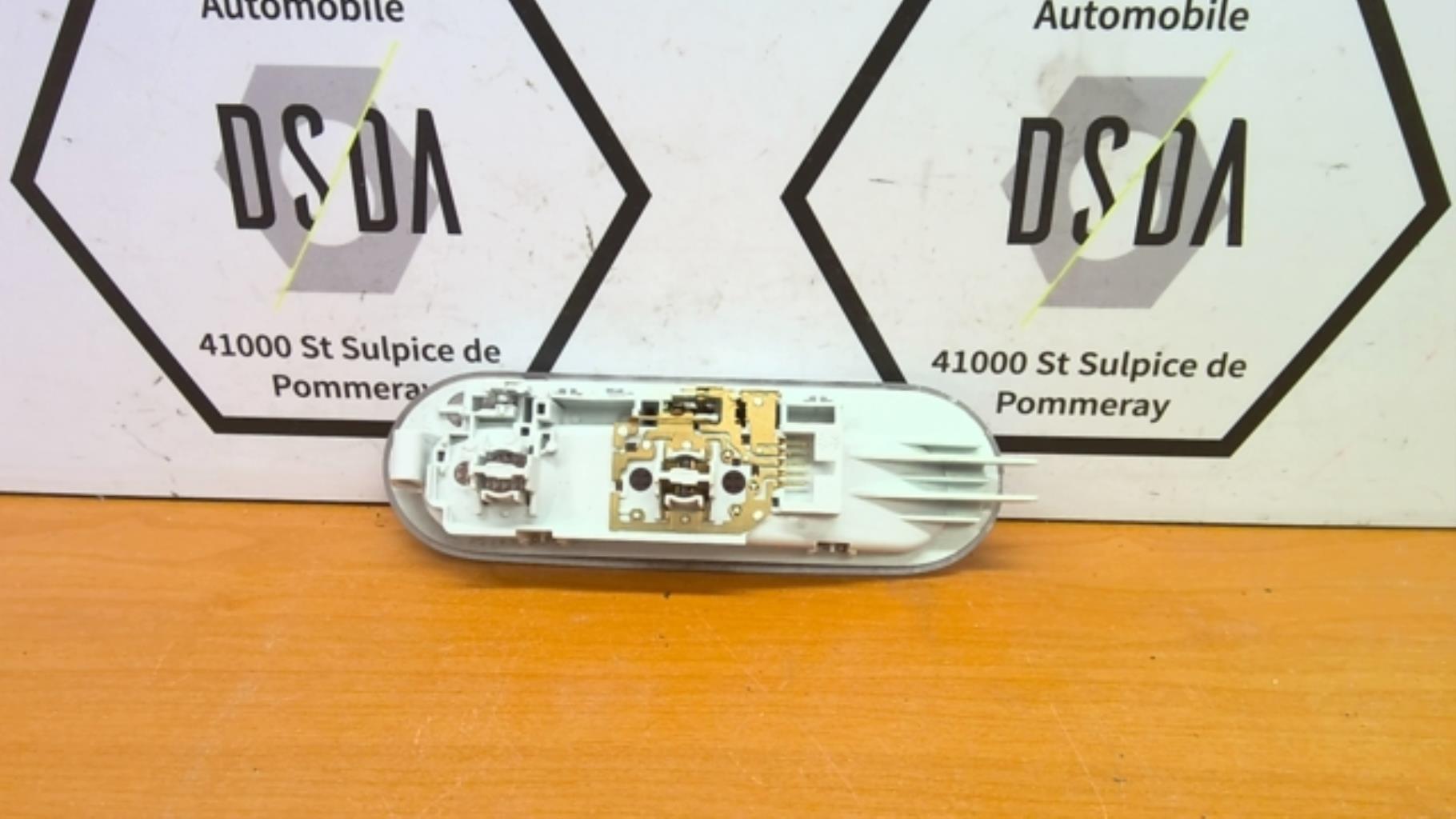 Eclairage de plafonnier RENAULT CLIO 3 PHASE 2 Diesel - 1