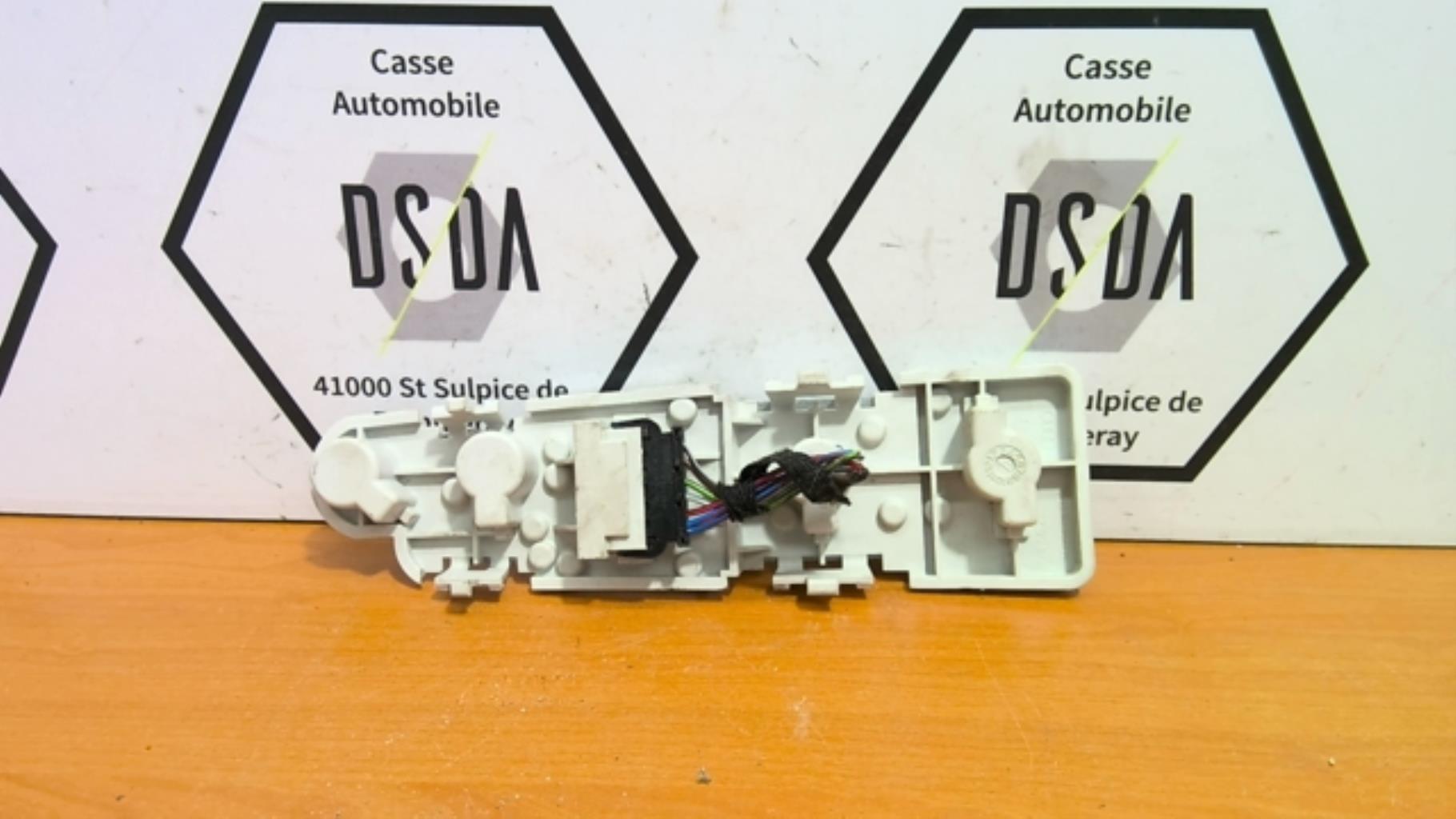 Platine feu arriere gauche AUDI A2 Essence - 1