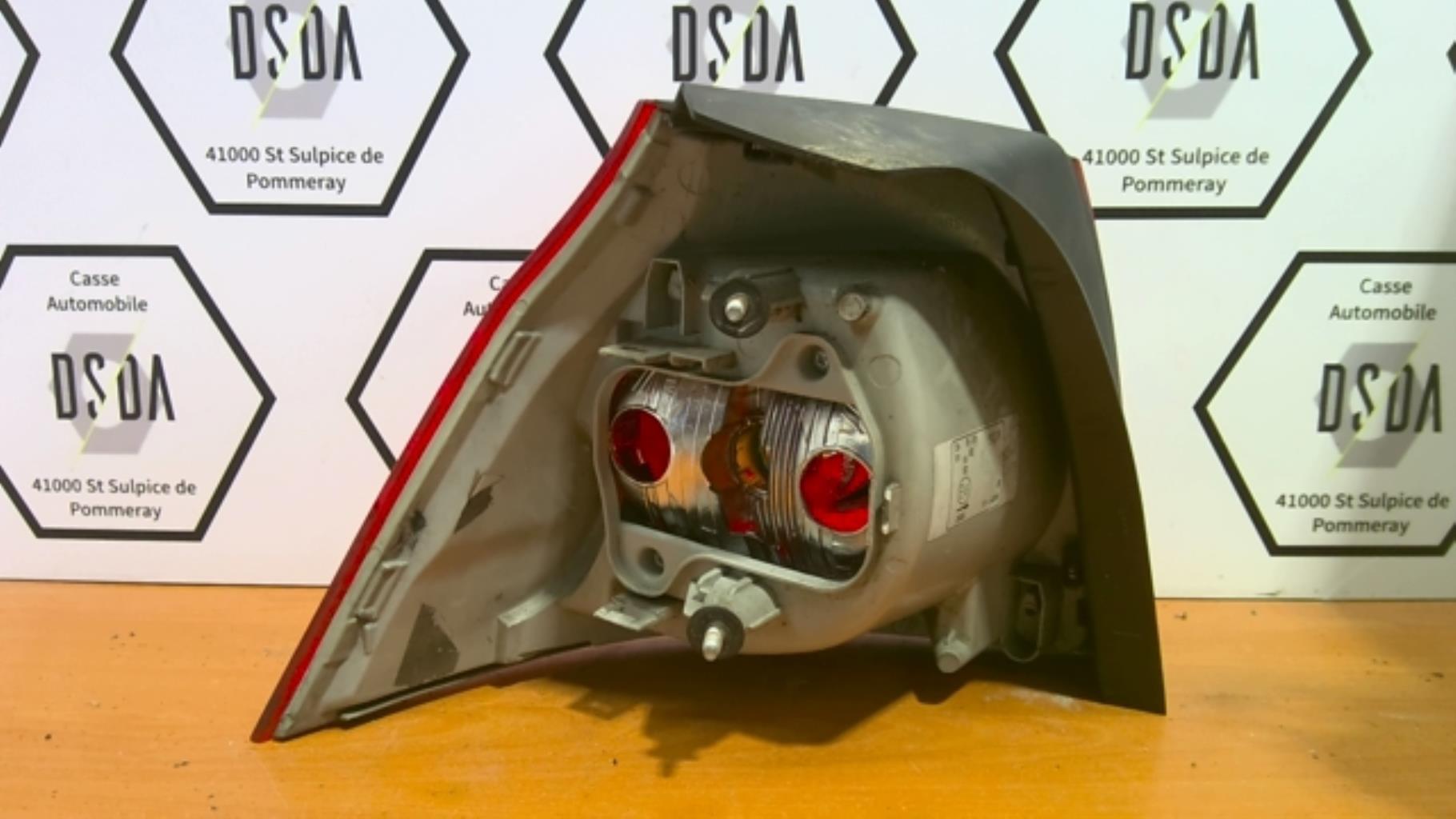 Feu arriere secondaire droit (feux) VOLKSWAGEN GOLF 5 Diesel - 1