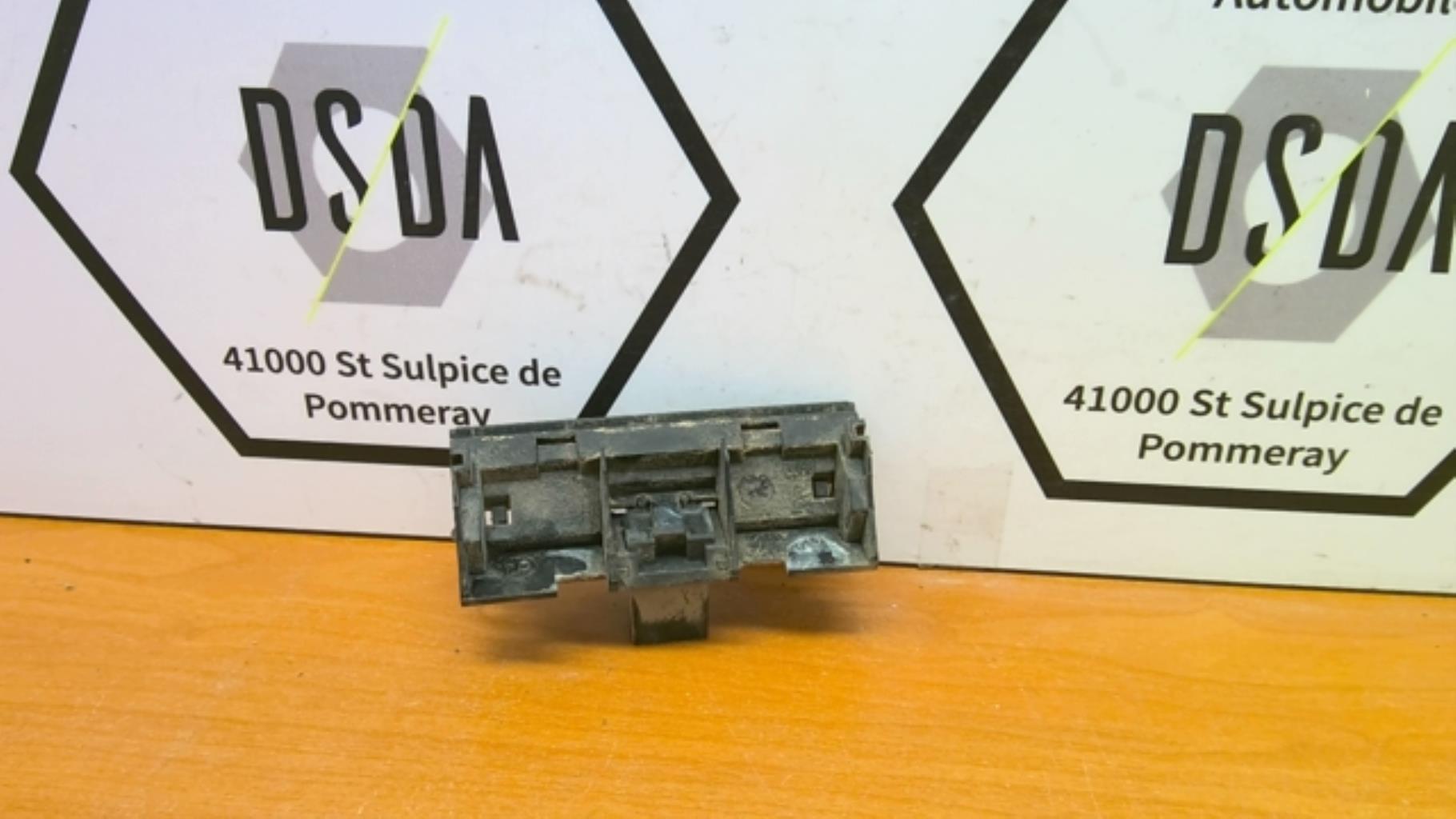 Bouton de coffre PEUGEOT 5008 1  - 1