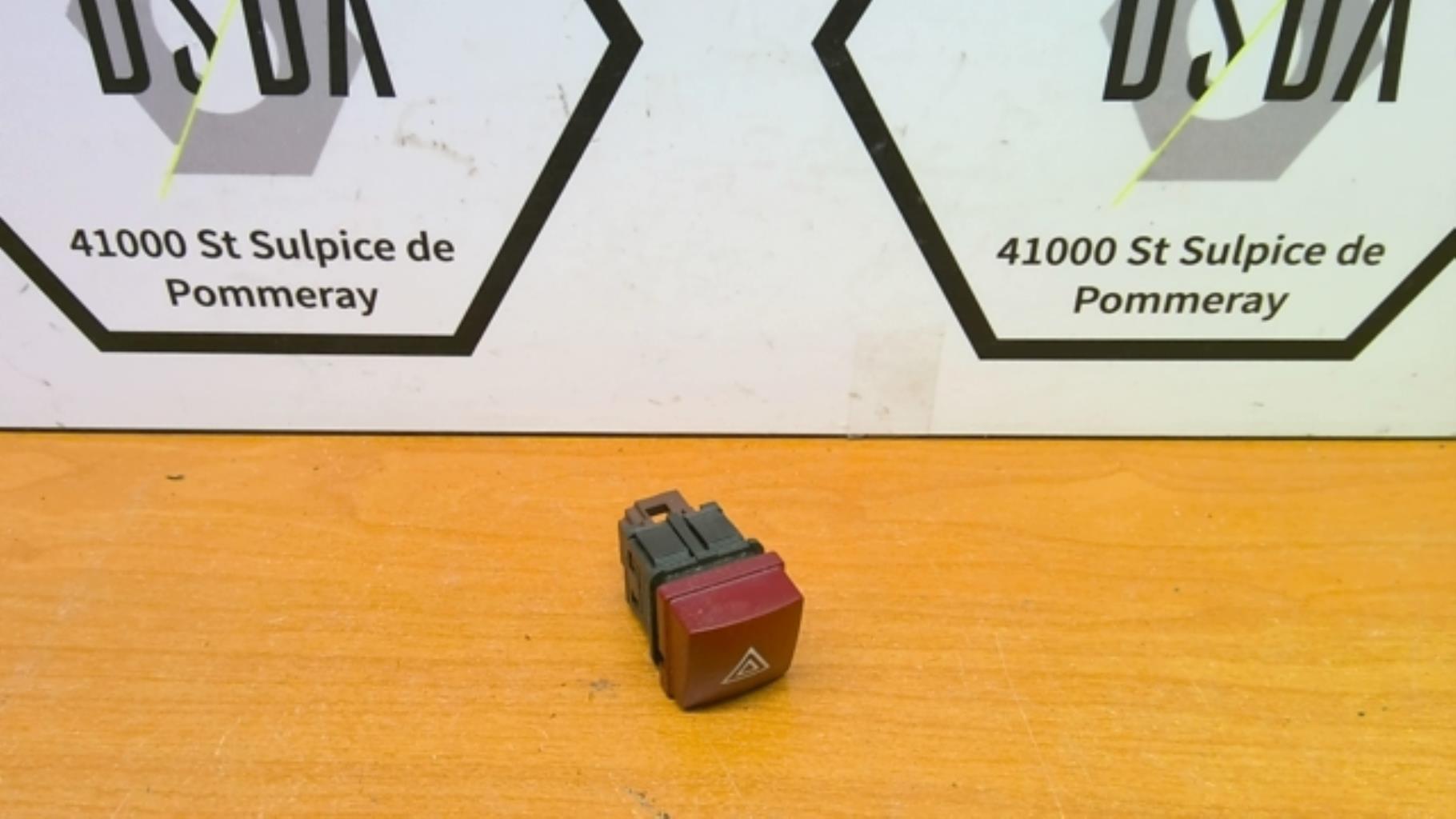 Bouton de warning PEUGEOT 207 PHASE 1 Diesel - 1