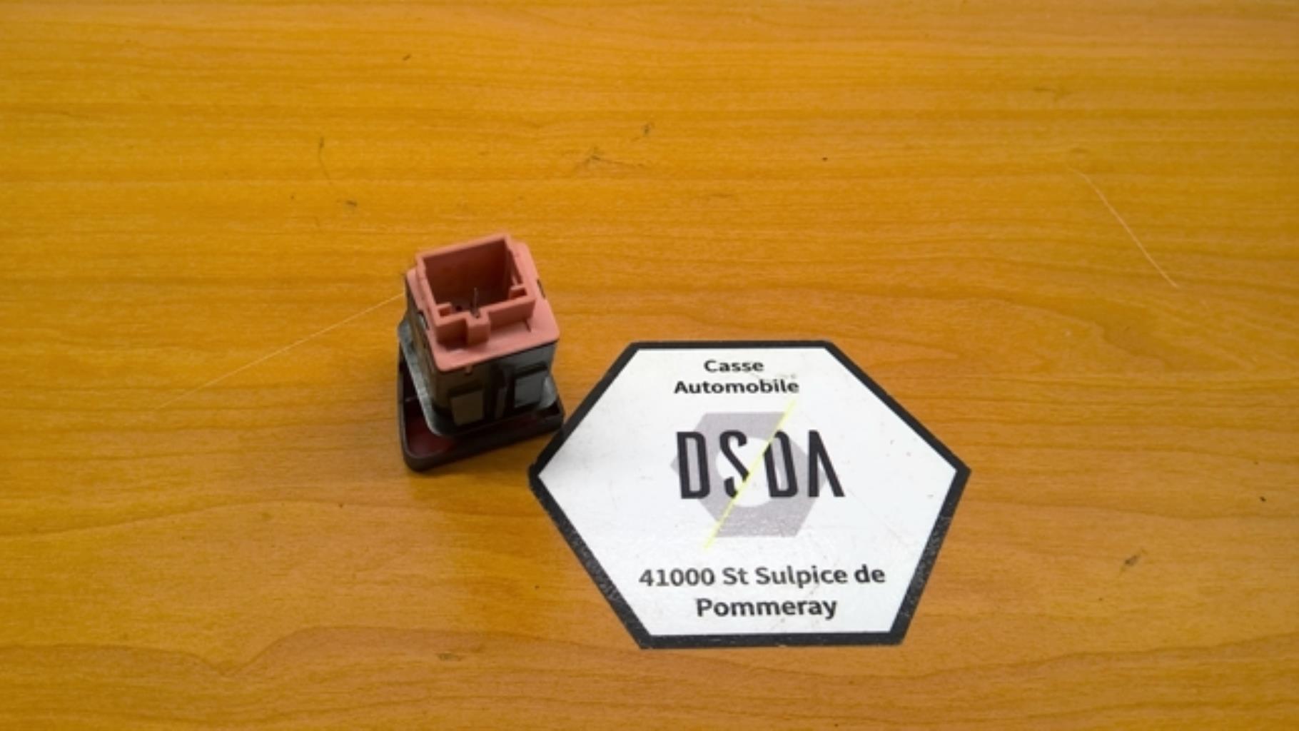 Bouton de warning PEUGEOT 5008 1  - 1