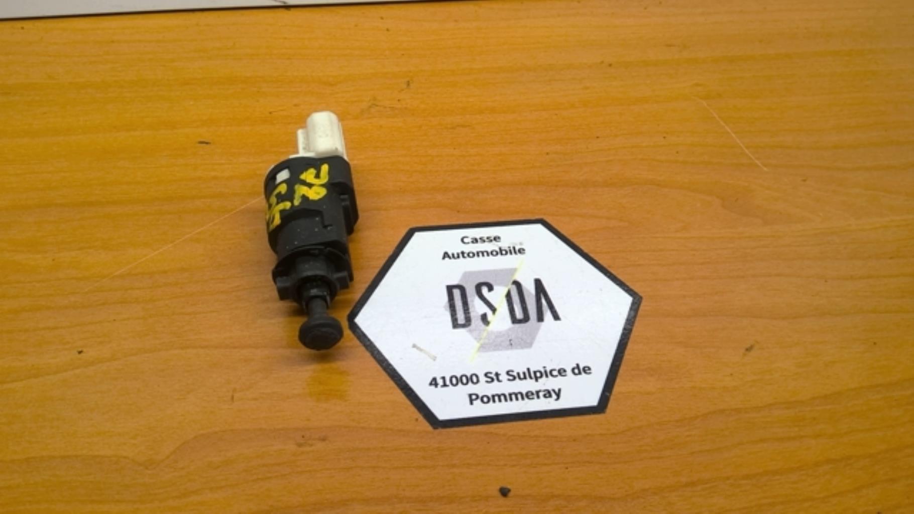 Contacteur feu stop RENAULT LAGUNA 2 PHASE 2 BREAK Diesel - 1