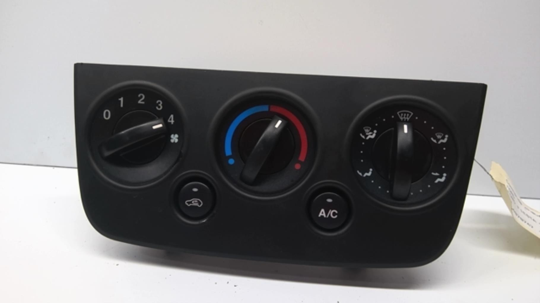 Commande chauffage FORD FIESTA 5 PHASE 2 Diesel - 1