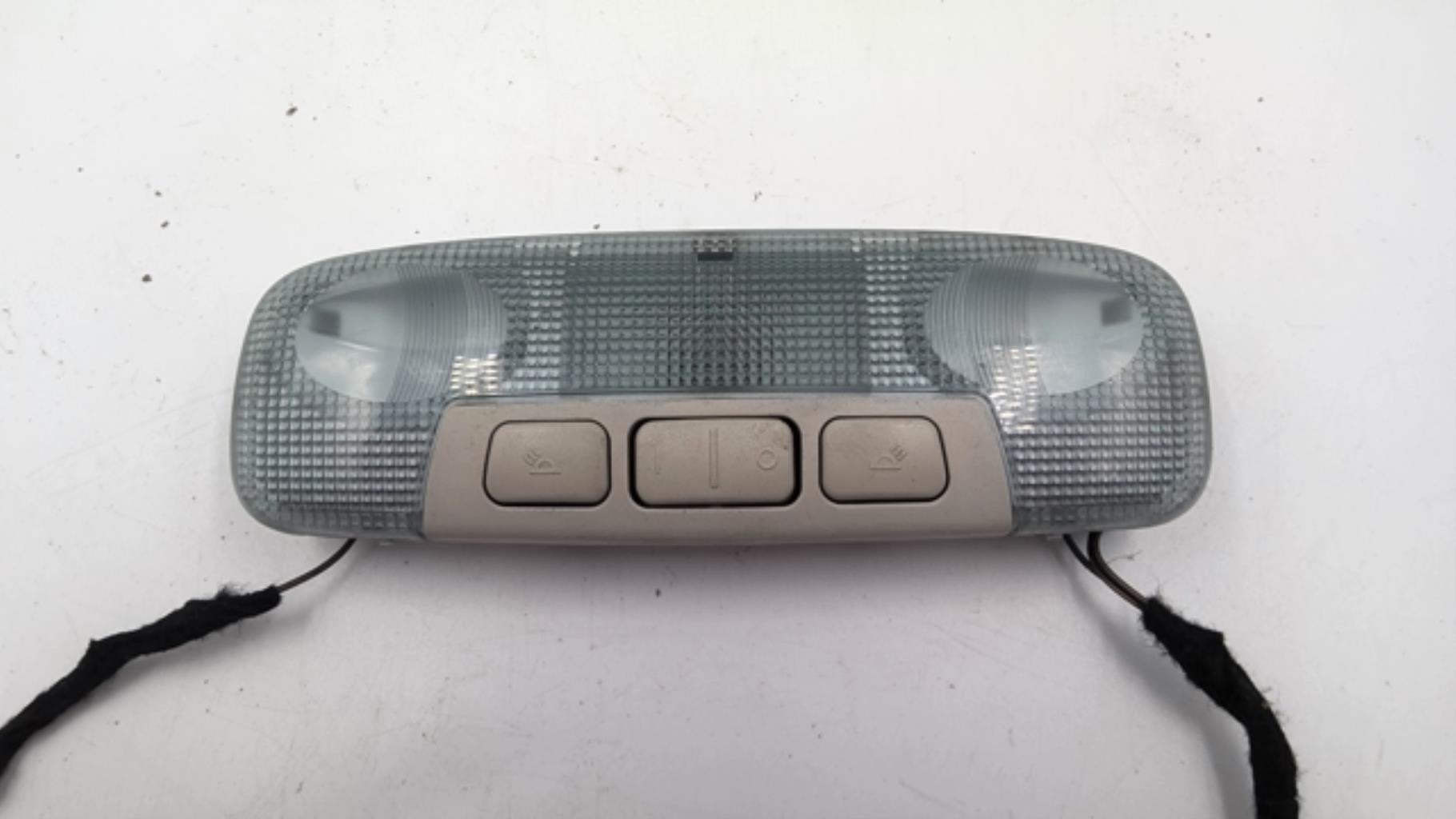 Eclairage de plafonnier FORD FOCUS 2 PHASE 2 BREAK Diesel - 1