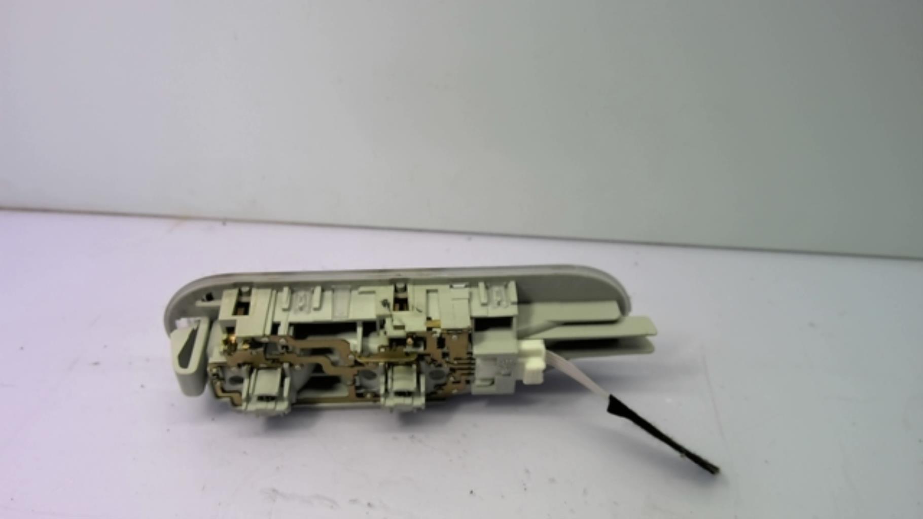 Eclairage de plafonnier RENAULT MODUS PHASE 1 Essence - 1
