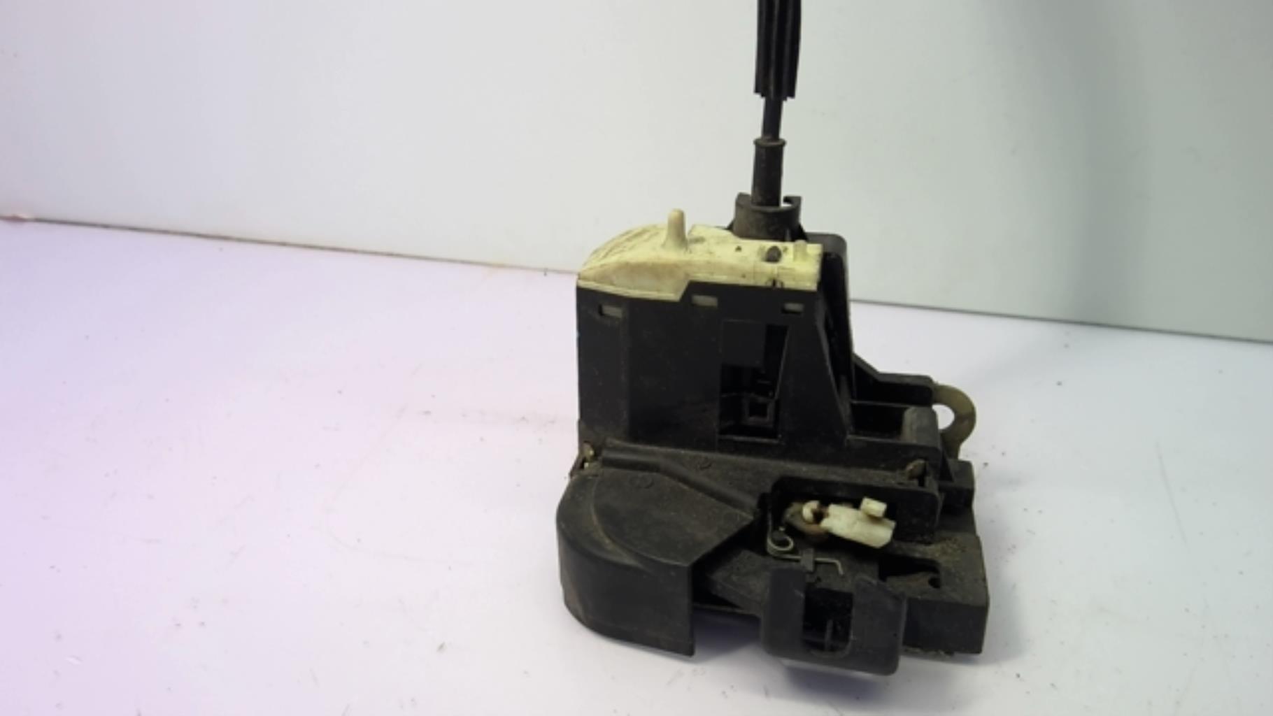 Serrure avant droit RENAULT CLIO 2 PHASE 2 Diesel - 1