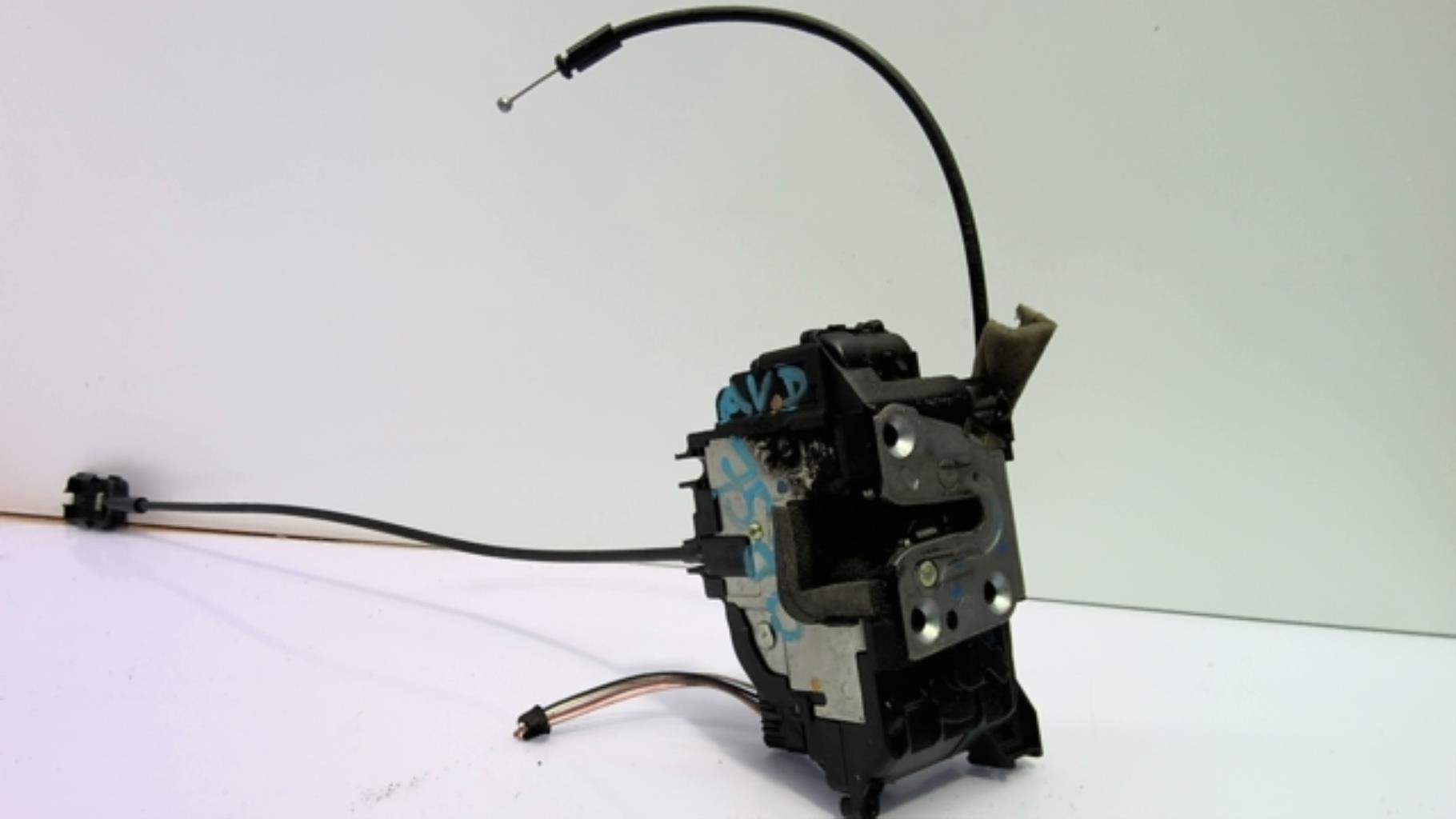 Serrure avant droit RENAULT CLIO 3 PHASE 1 BREAK Diesel - 1