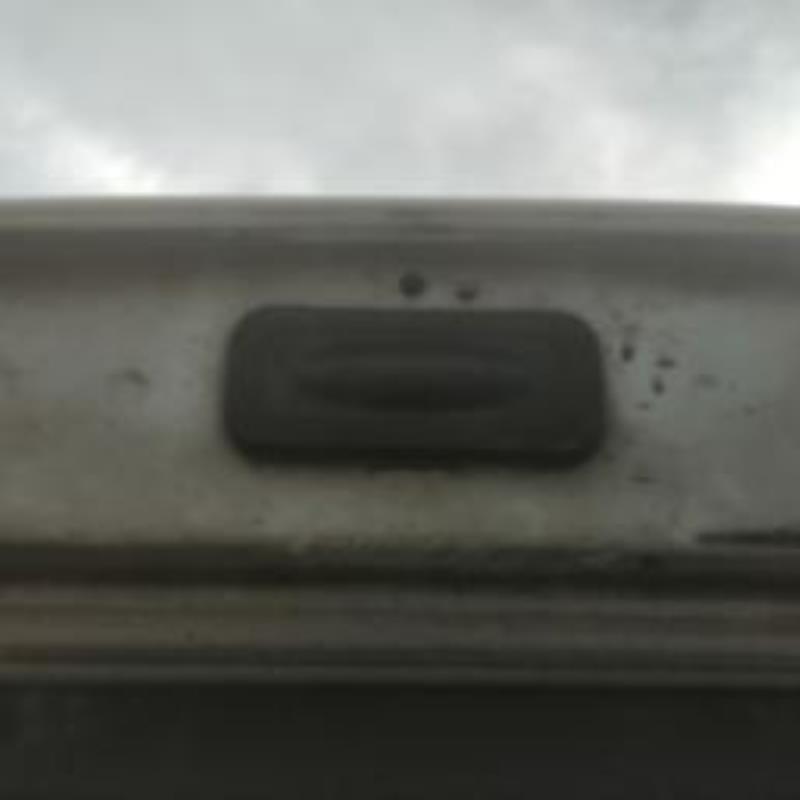 Bouton de coffre RENAULT MEGANE 3 PHASE 1 Diesel - 1