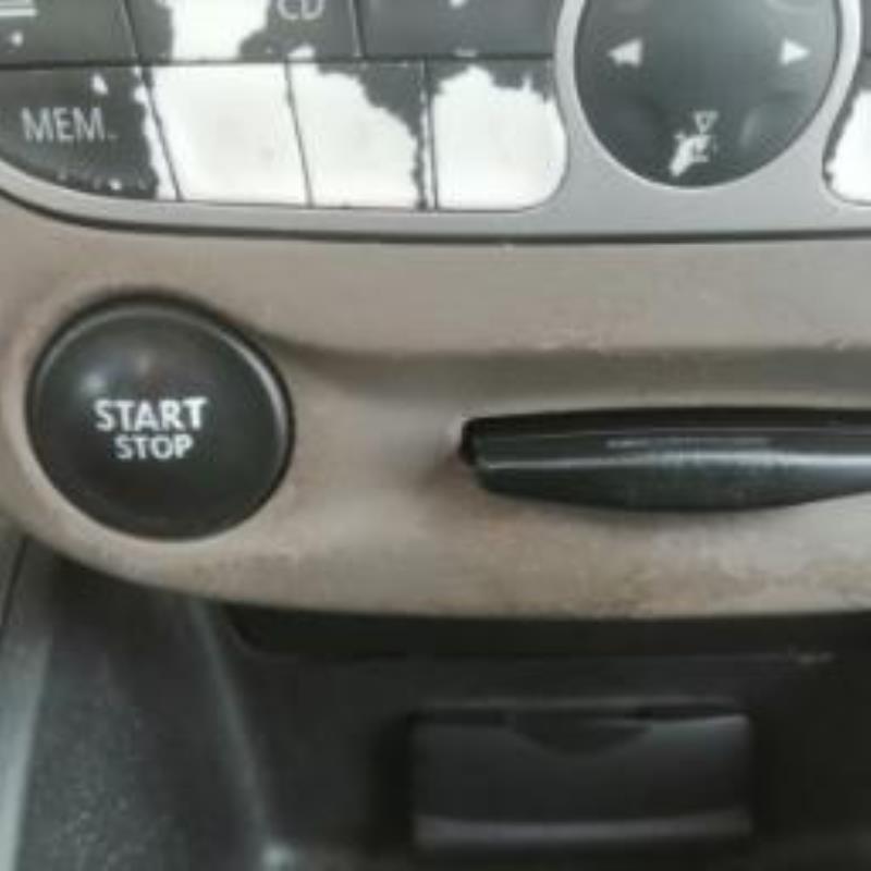 Bouton de demarrage RENAULT MEGANE 3 PHASE 1 Diesel - 1