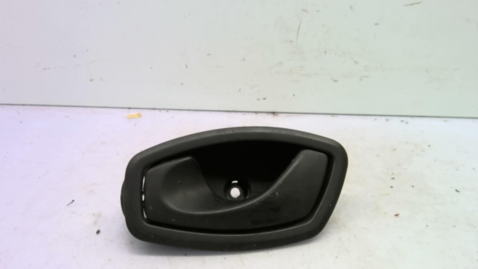 Poignee interieur avant gauche RENAULT MEGANE 3 PHASE 1 Diesel - 1