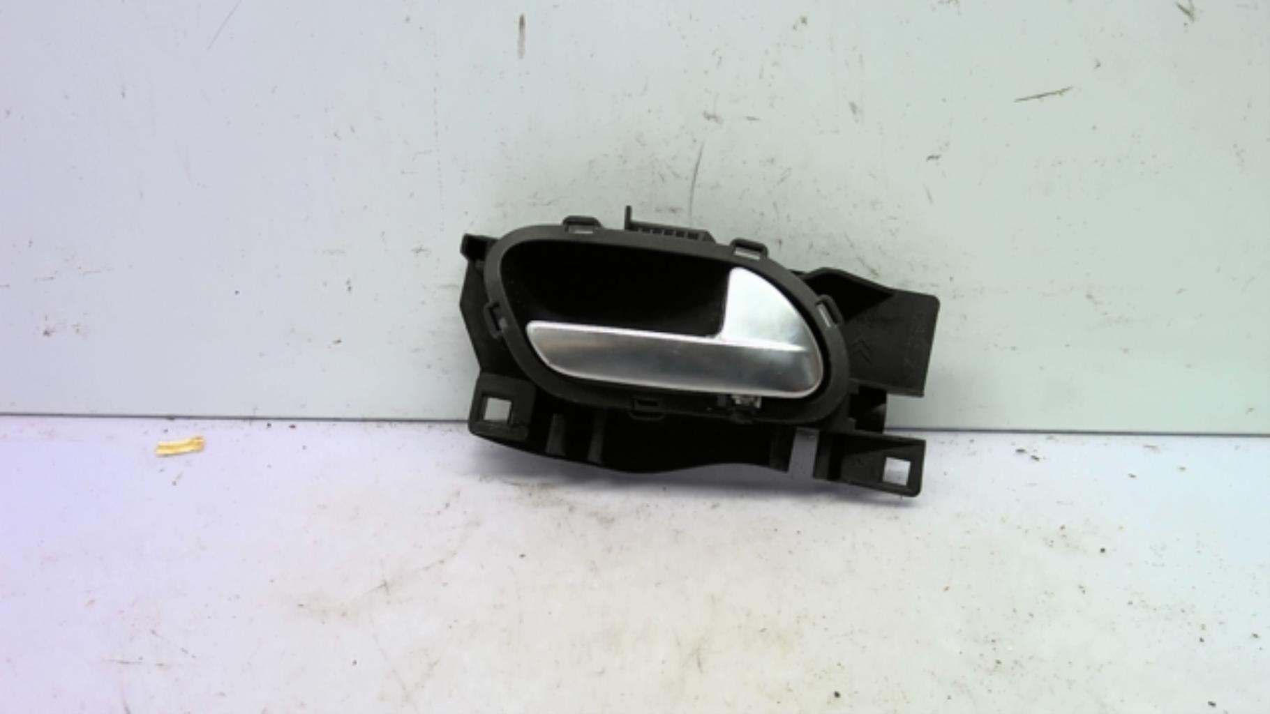 Poignee interieur arriere droit CITROEN C5 2 Diesel - 1