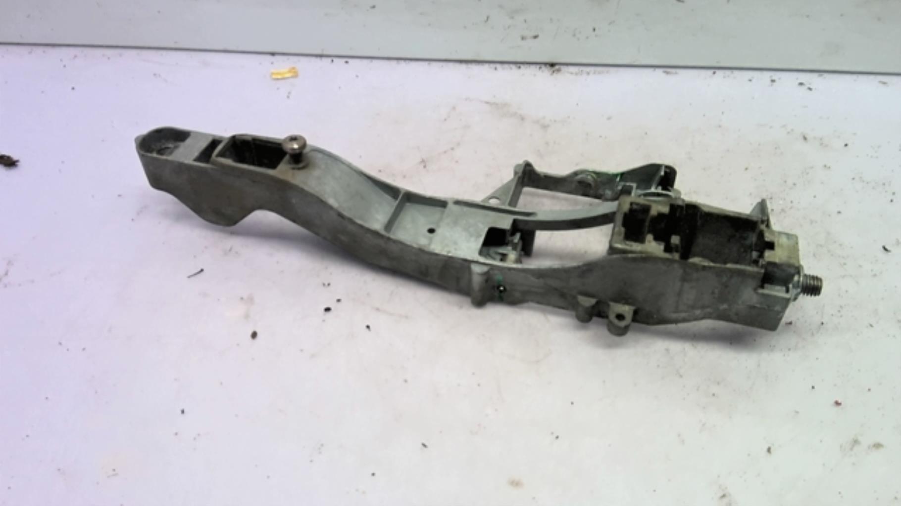 Support poignee porte avant gauche CITROEN C5 2 Diesel - 1