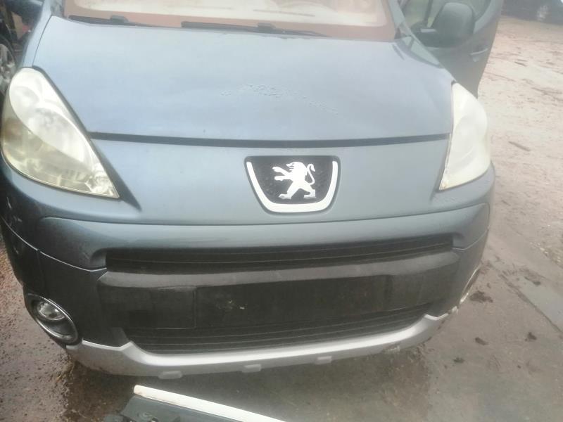 Feu arriere stop central PEUGEOT PARTNER 2 PHASE 1 Diesel - 1