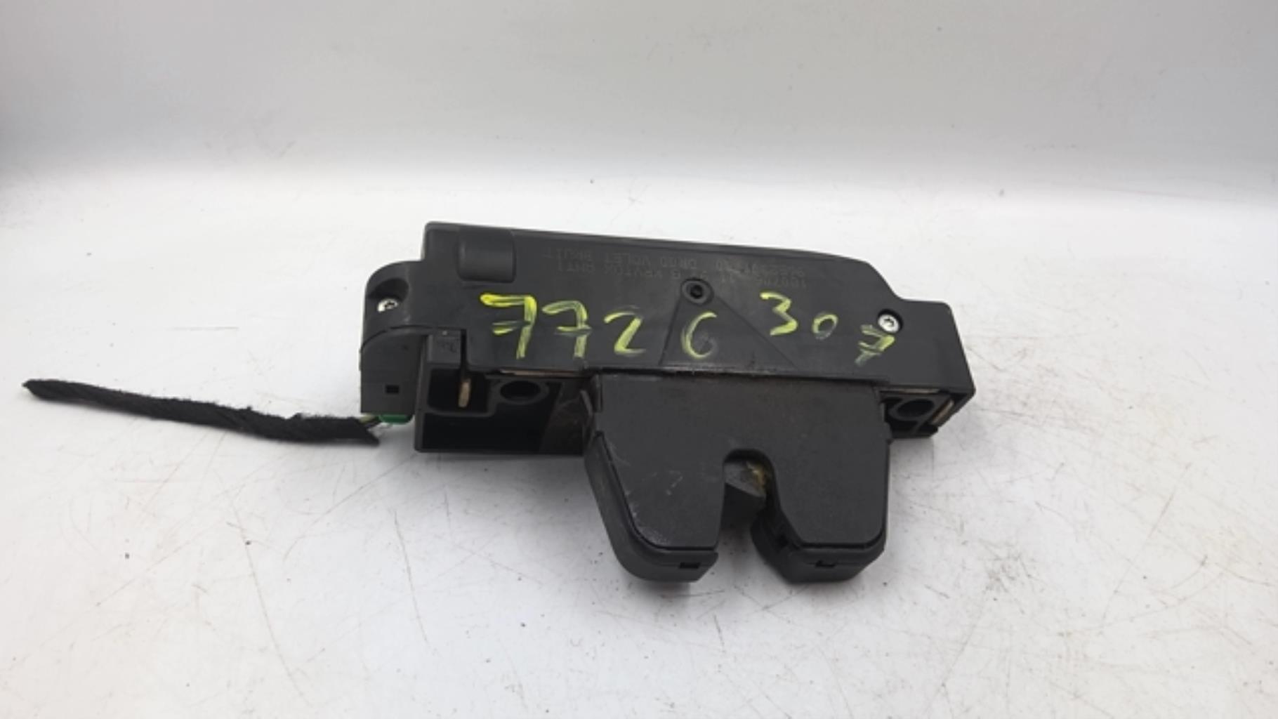 Serrure de coffre PEUGEOT 307 PHASE 2 BREAK Diesel - 1