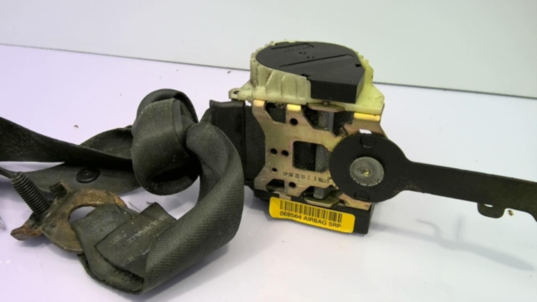 Ceinture avant droit RENAULT CLIO 2 PHASE 2 Diesel - 1