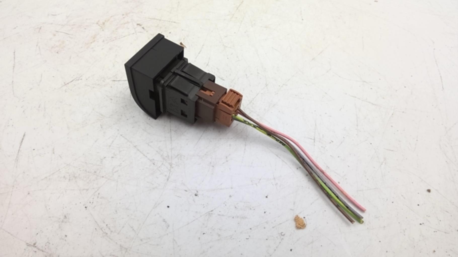 Bouton/Interrupteur PEUGEOT 207 PHASE 1 Essence - 1