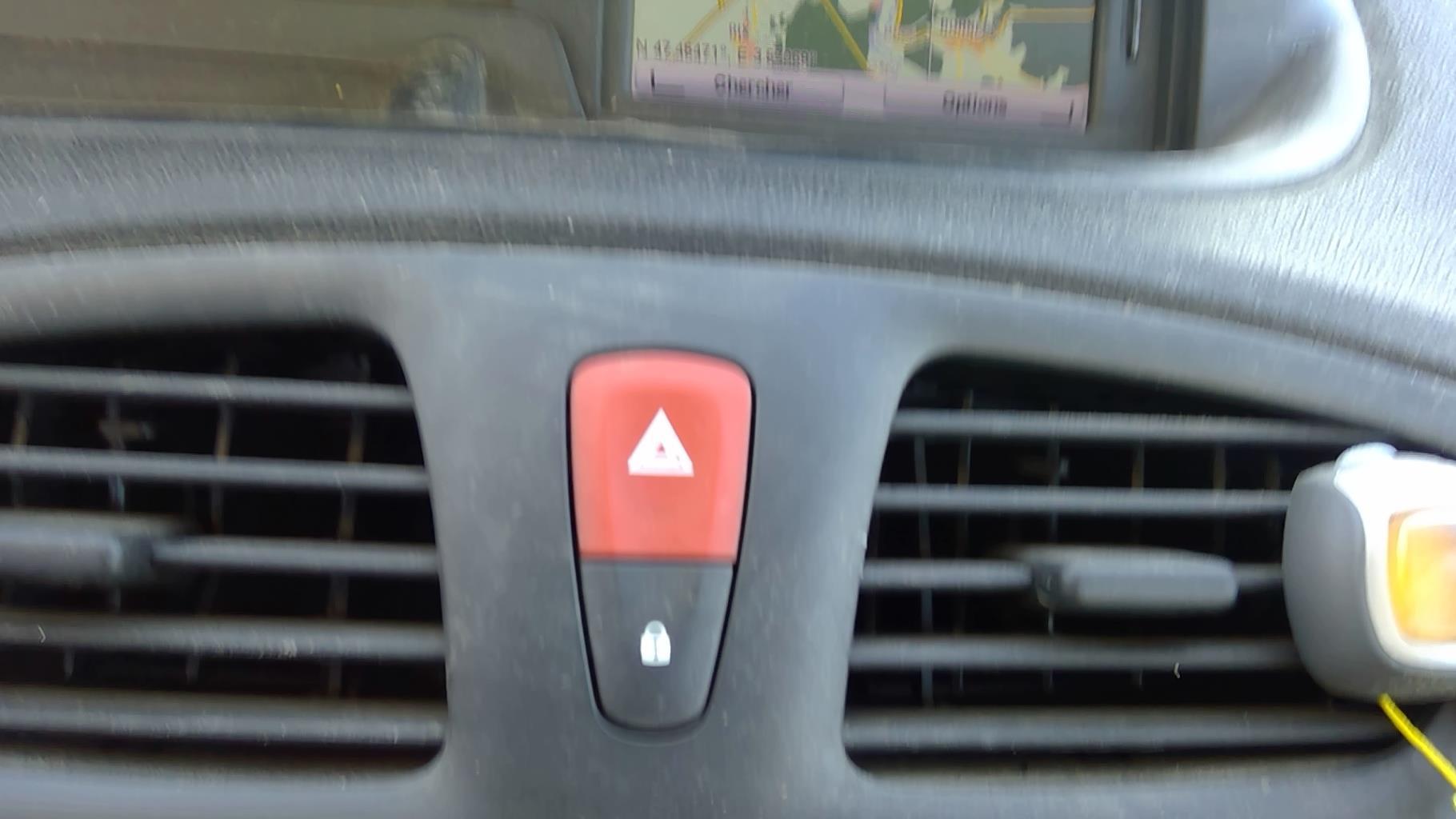 Bouton de warning RENAULT SCENIC 3 PHASE 1 Diesel - 1