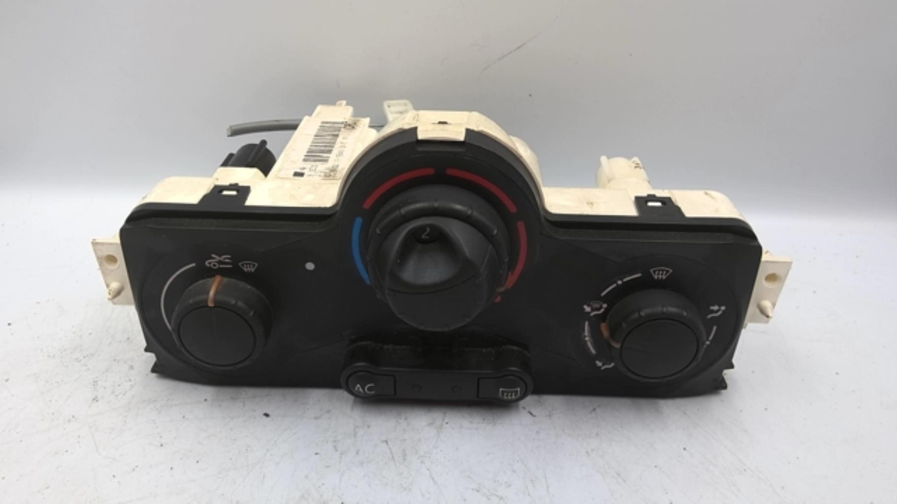 Commande chauffage RENAULT MEGANE 2 PHASE 1 BREAK Diesel - 1