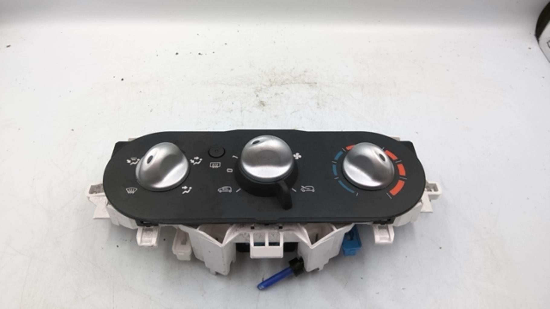 Commande chauffage RENAULT TWINGO 2 PHASE 1 Essence - 1