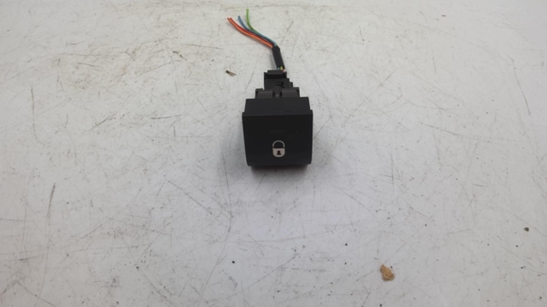Commande de fermeture centralisee PEUGEOT 207 PHASE 1 Essence - 1