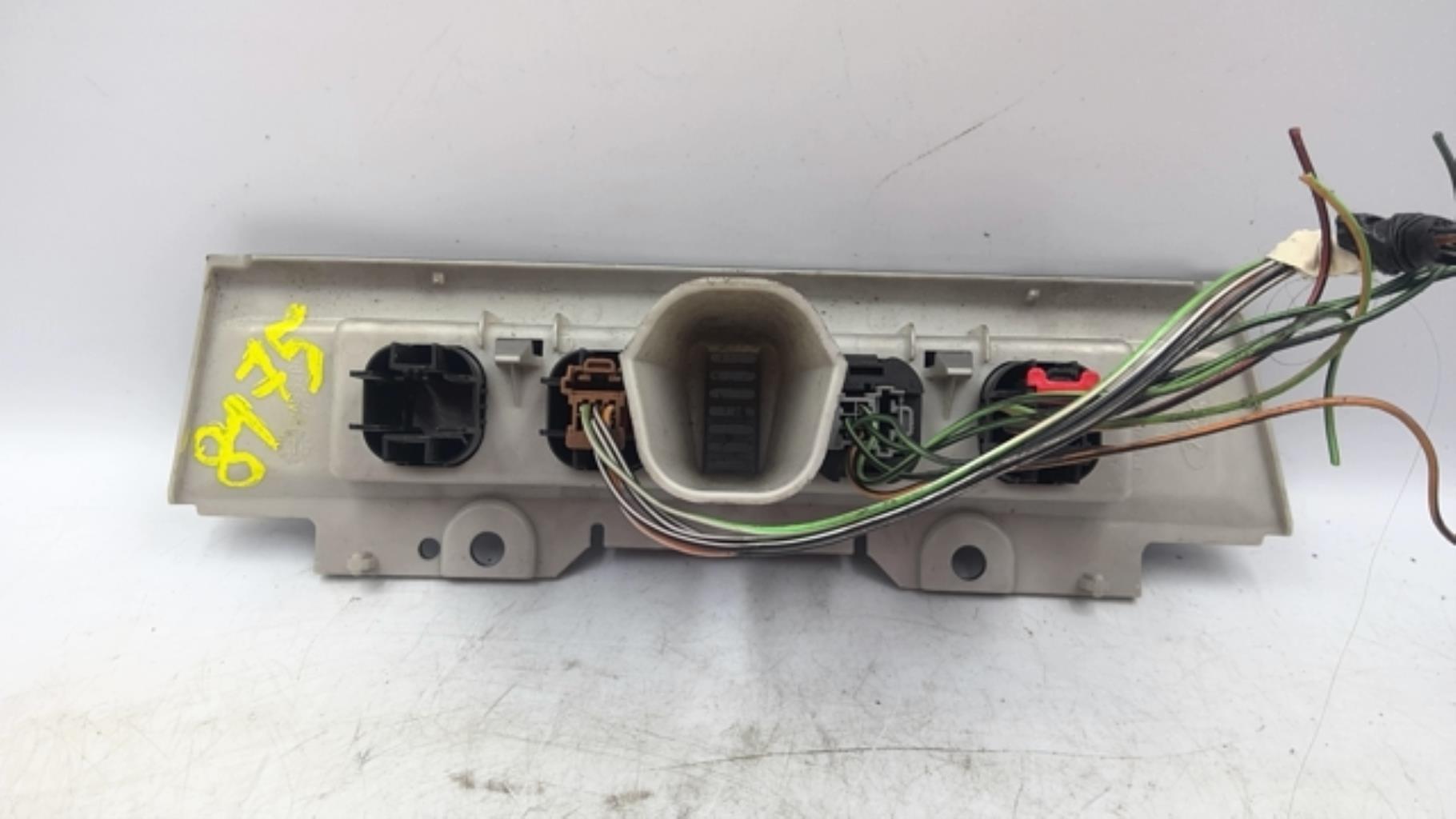 Commande degivrage lunette arriere FORD FOCUS 2 PHASE 2 BREAK Diesel - 1