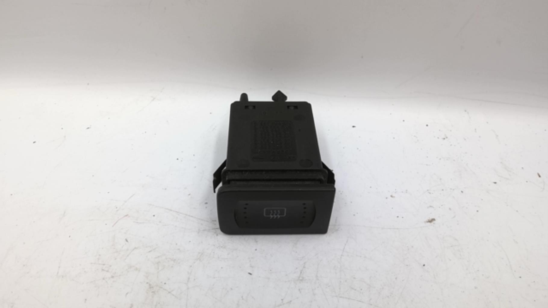 Commande degivrage lunette arriere VOLKSWAGEN BORA Essence - 1