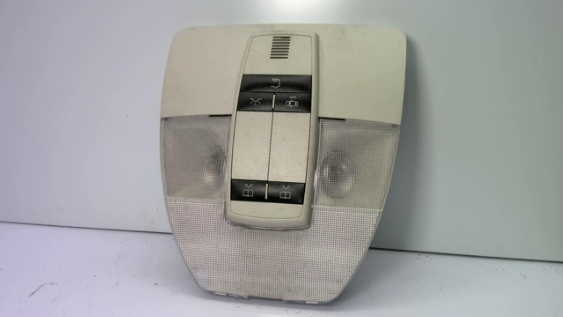 Eclairage de plafonnier MERCEDES CLASSE B 245 PHASE 1 Diesel - 1