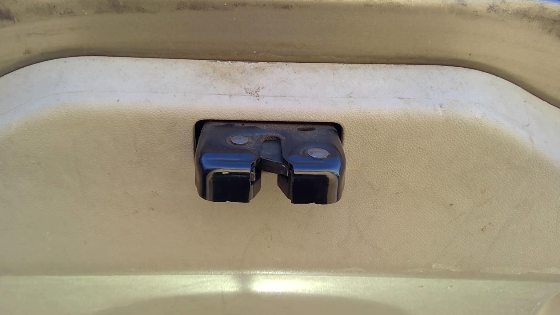 Serrure de coffre RENAULT SCENIC 3 PHASE 1 Diesel - 1