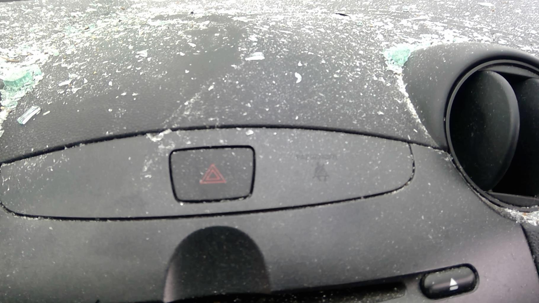 Bouton de warning MAZDA 2 2 PHASE 1 Essence - 1