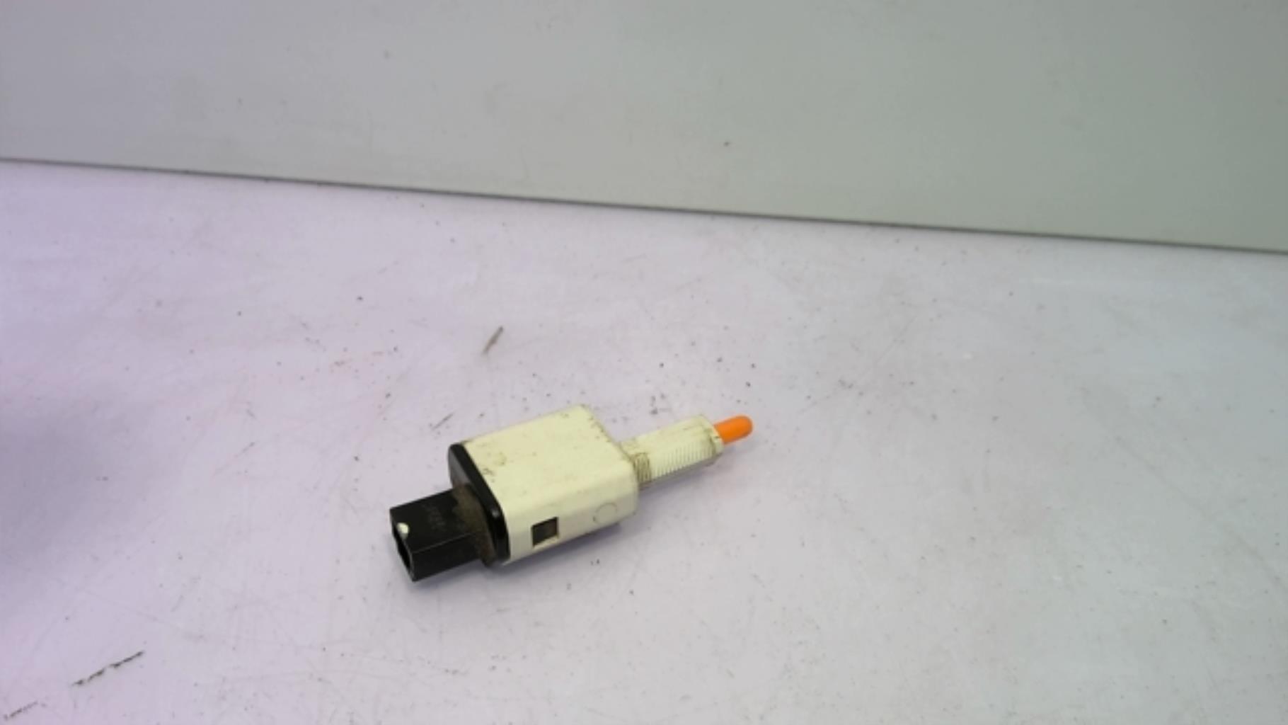 Contacteur feu stop RENAULT SCENIC 3 PHASE 1 Diesel - 1