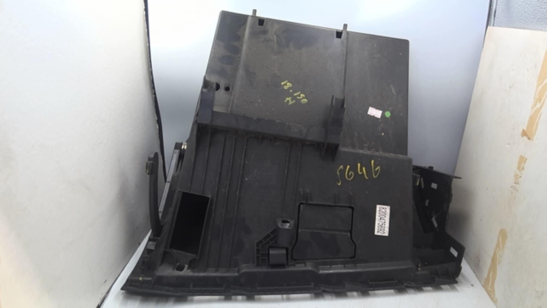 Boite a gants RENAULT CLIO 3 PHASE 2 Diesel - 1