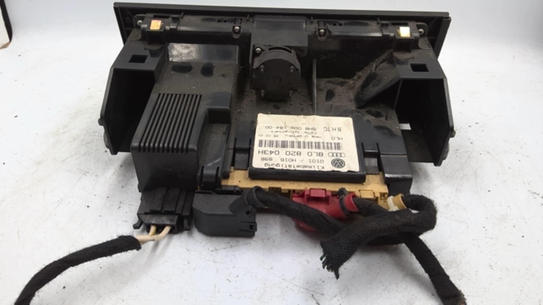 Commande chauffage AUDI A3 1  - 1