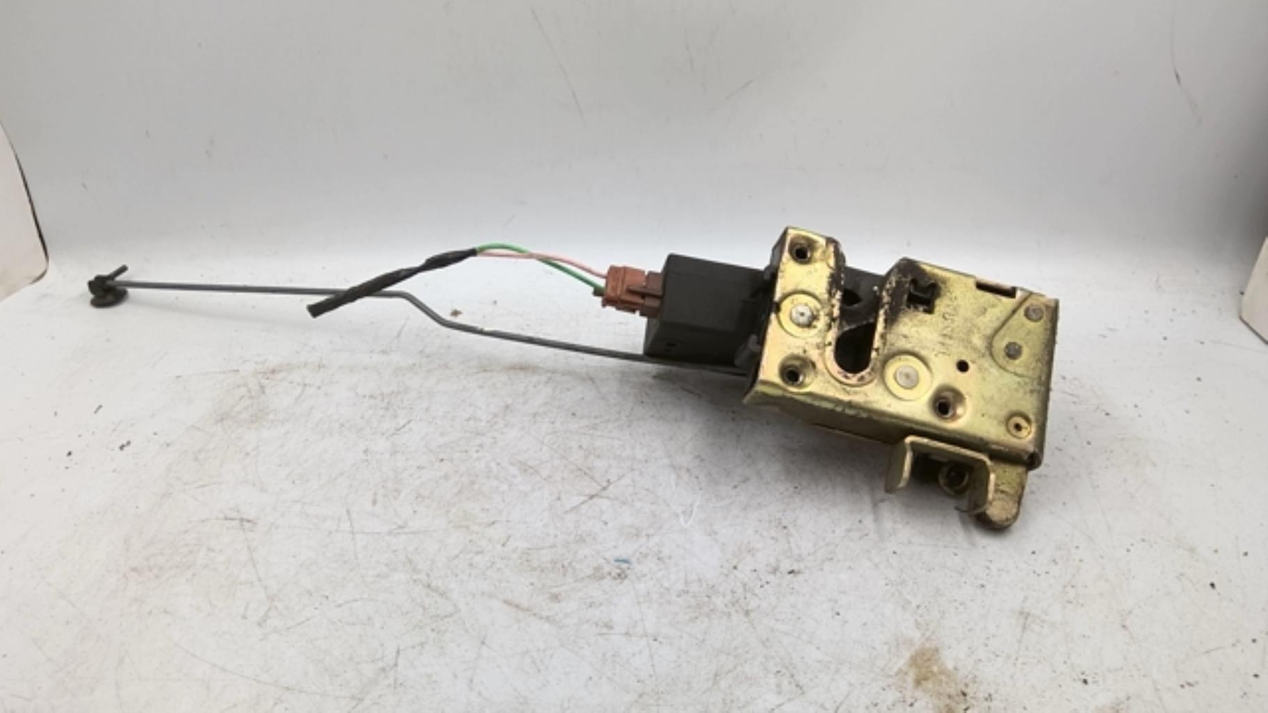 Serrure avant droit CITROEN SAXO PHASE 2 Diesel - 1