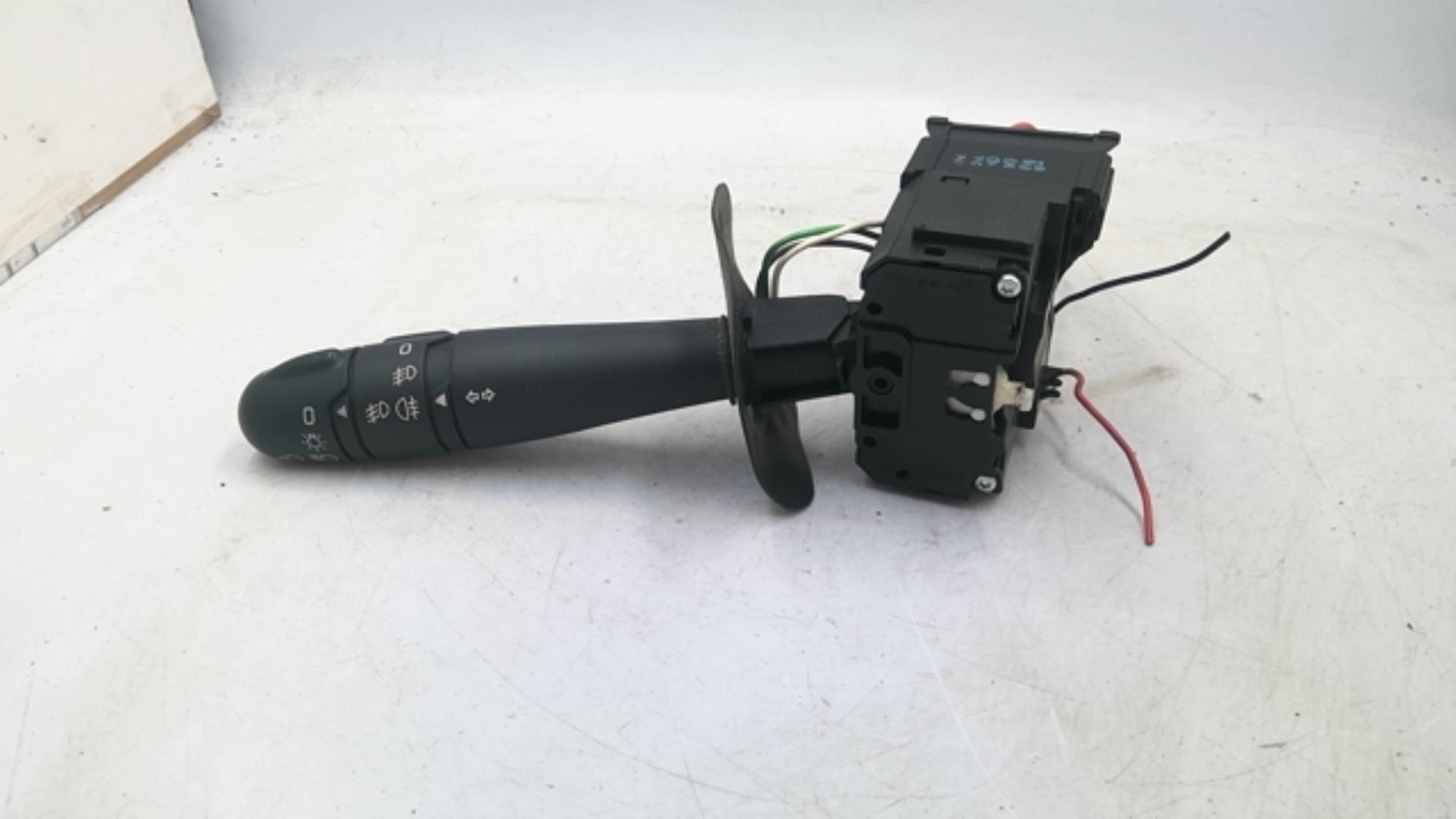 Commodo phare RENAULT CLIO 2 PHASE 2 Essence - 1