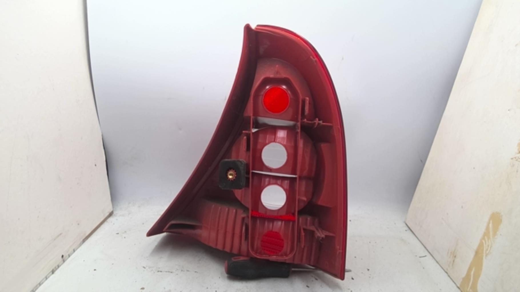 Feu arriere principal gauche (feux) RENAULT CLIO 2 PHASE 2 Essence - 1