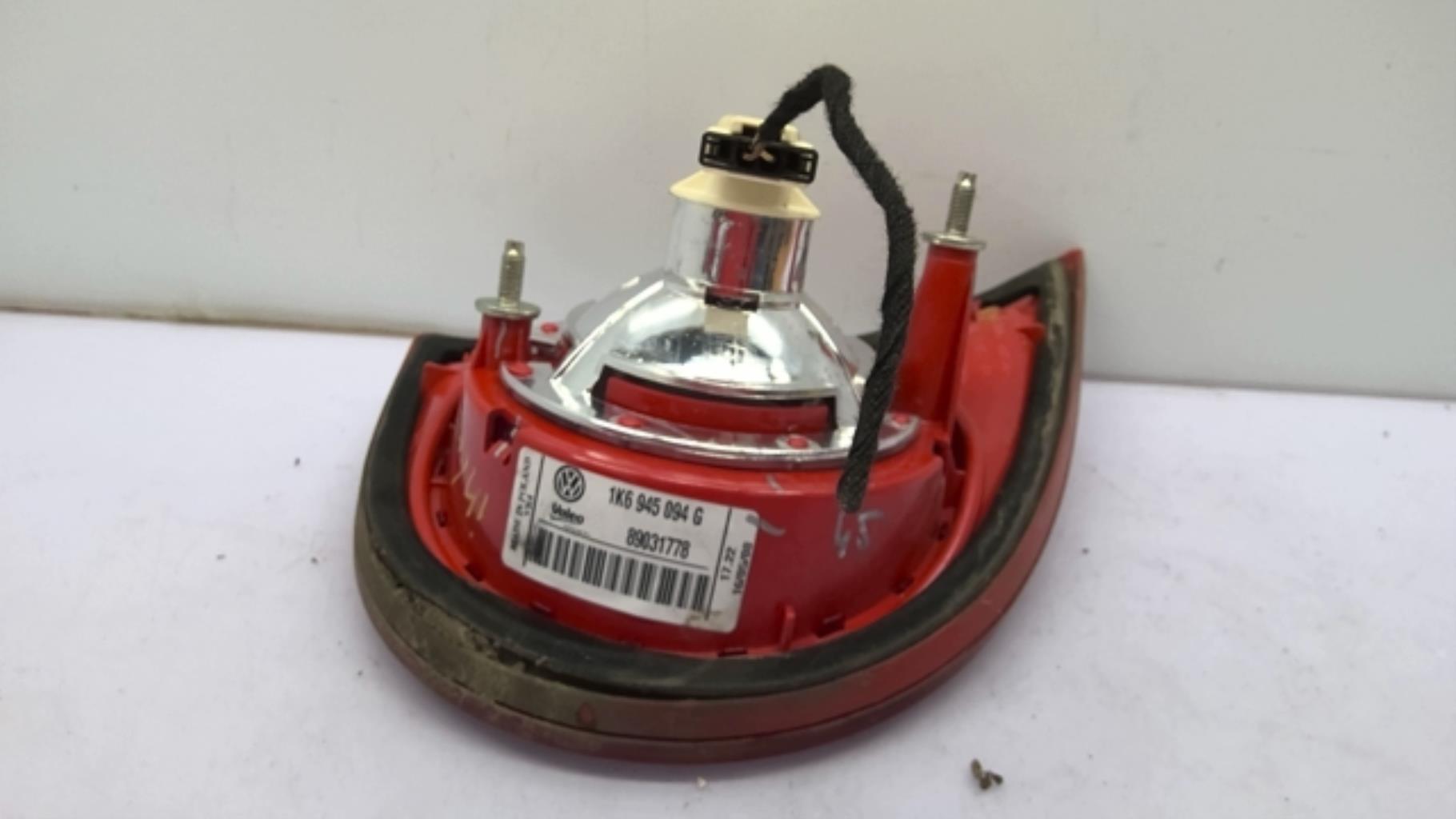 Feu arriere secondaire droit (feux) VOLKSWAGEN GOLF 5 Diesel - 1