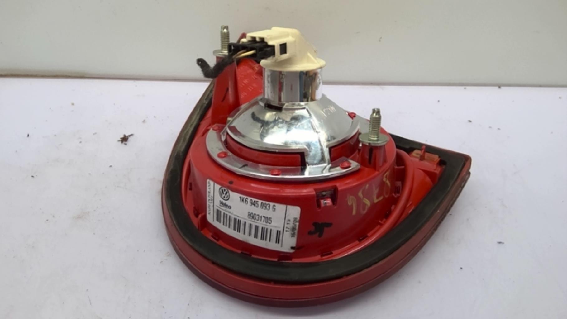 Feu arriere secondaire gauche (feux) VOLKSWAGEN GOLF 5 Diesel - 1