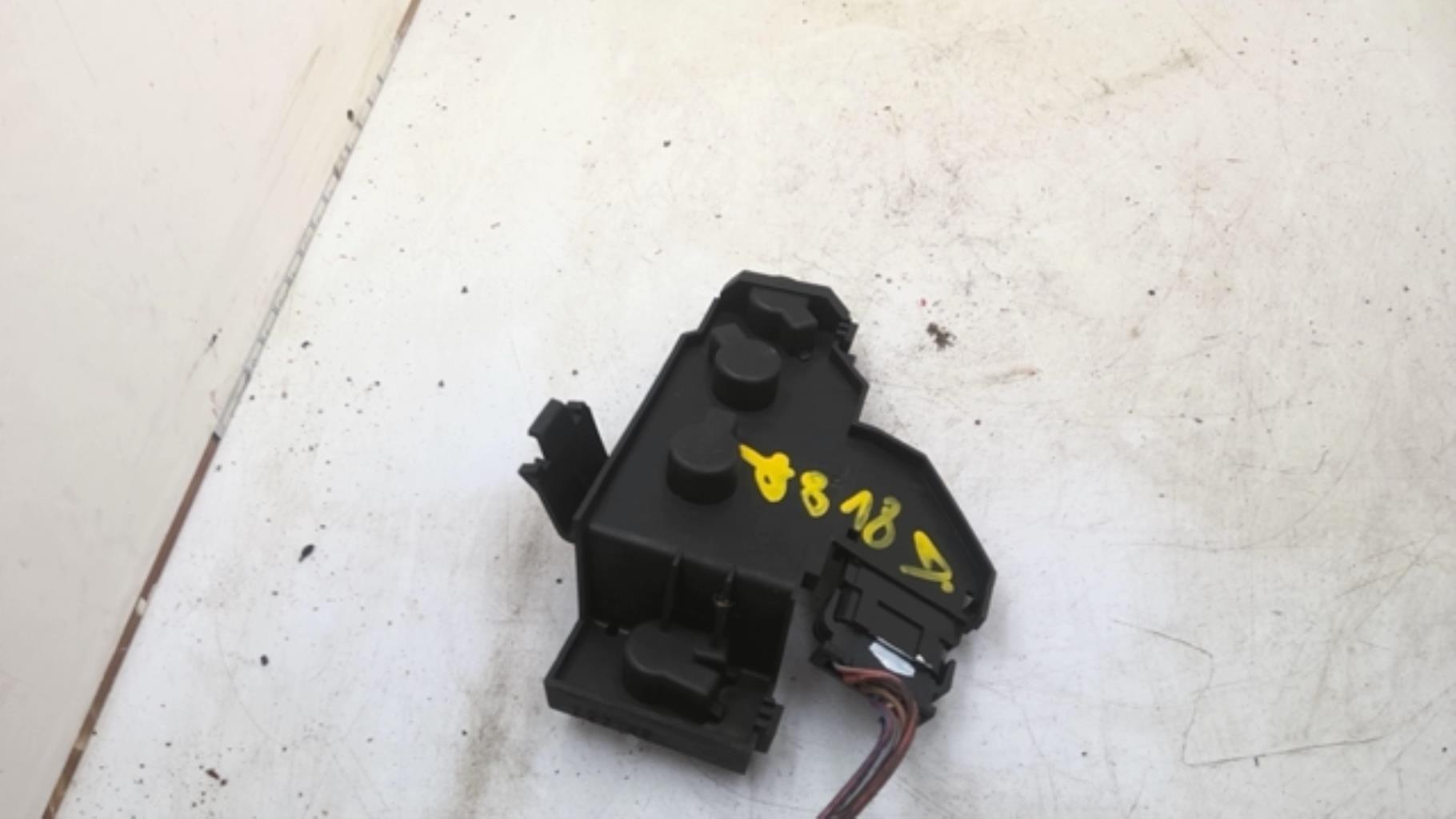 Platine feu arriere droit AUDI A4 1 PHASE 2 Diesel - 1