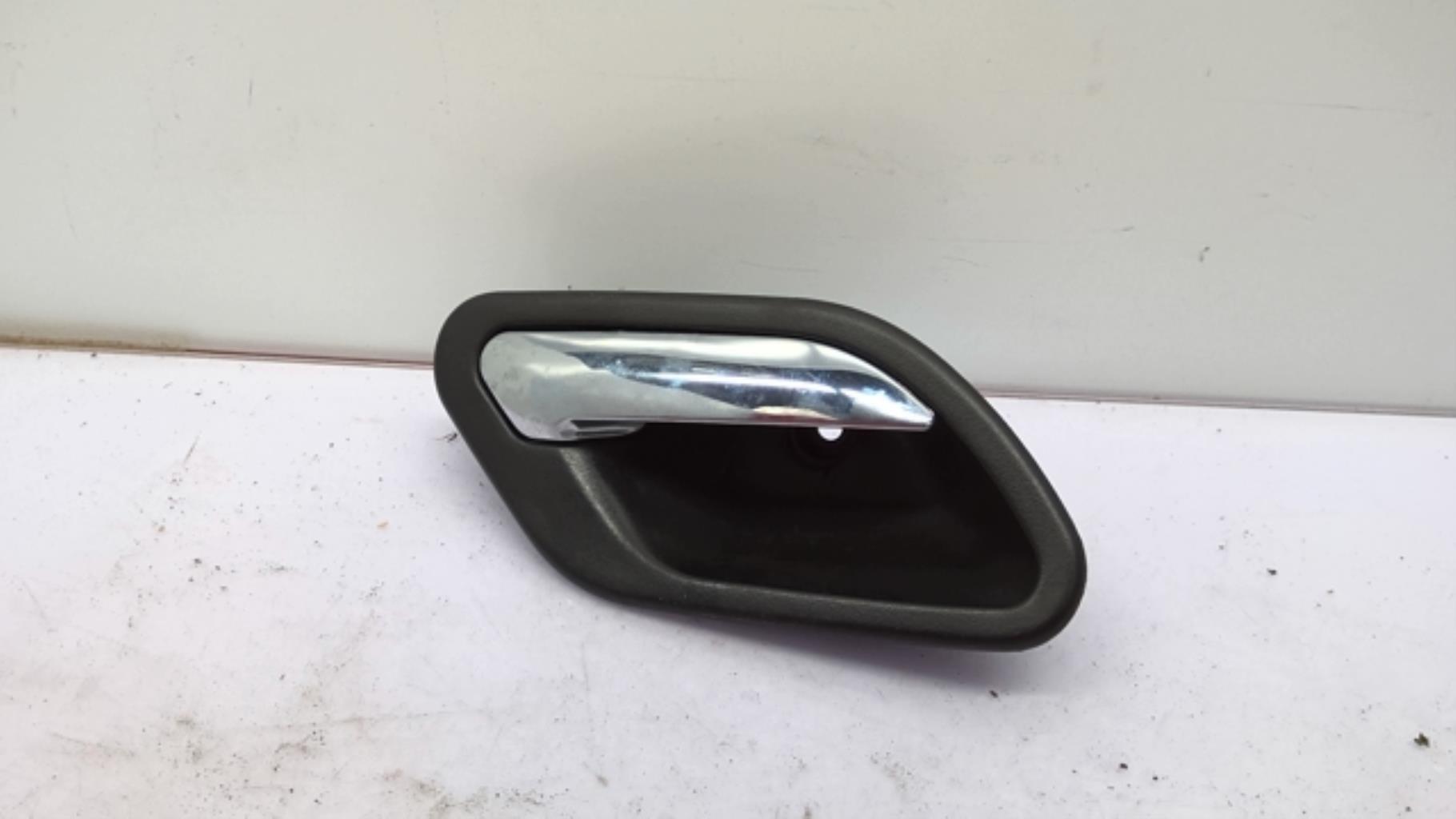 Poignee interieur avant droit BMW SERIE 5 E39 TOURING PHASE 2 BREAK Diesel - 1
