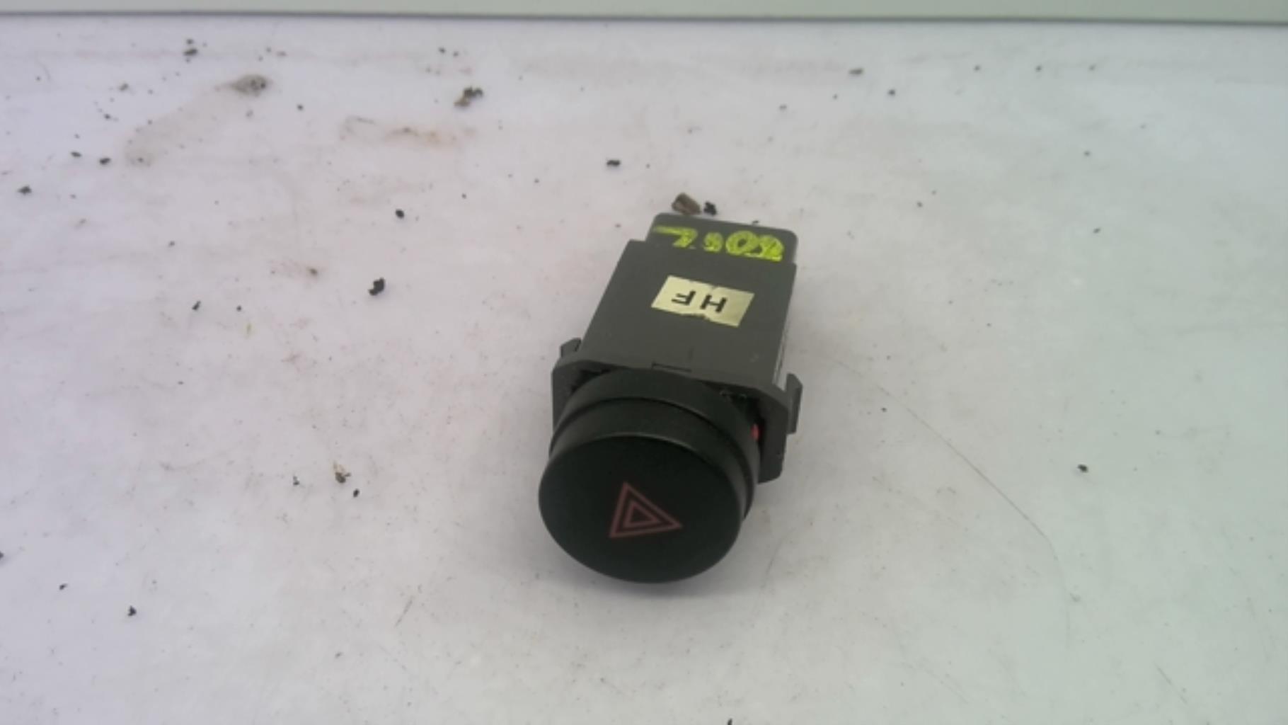 Bouton de warning CHEVROLET AVEO 1 Essence - 1