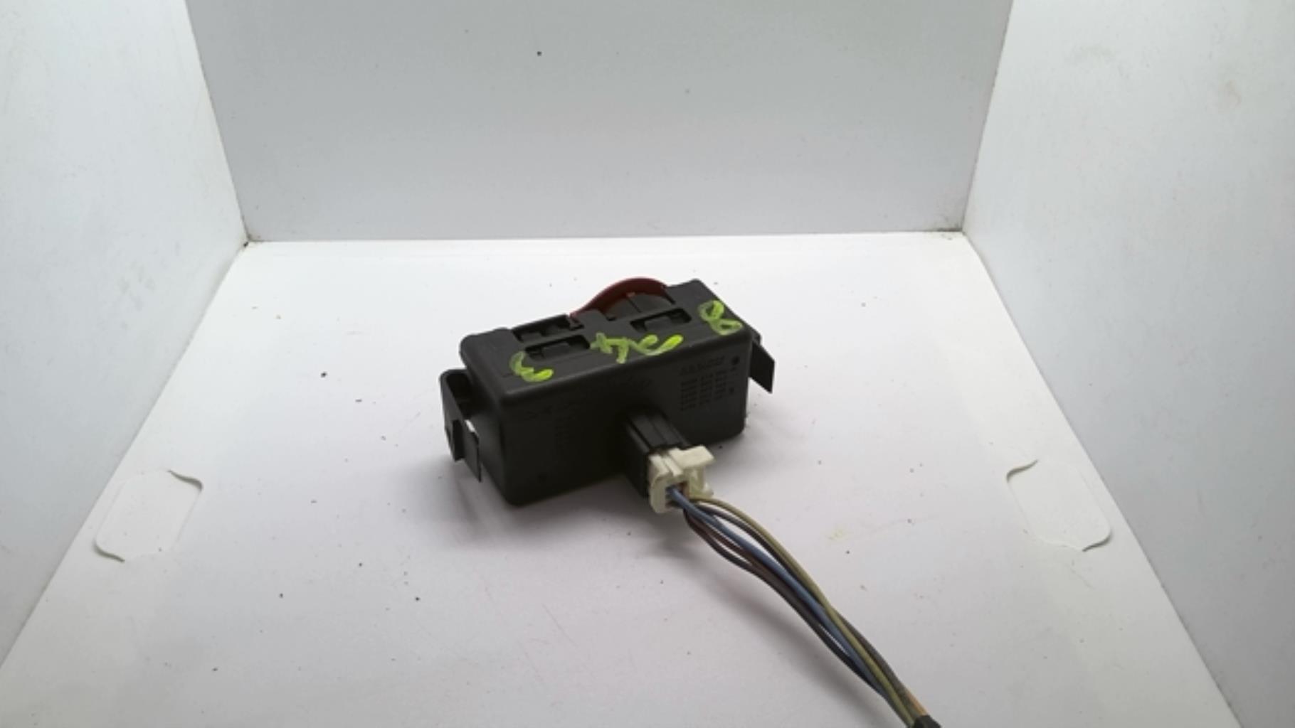 Bouton de warning RENAULT CLIO 3 PHASE 1 Diesel - 1