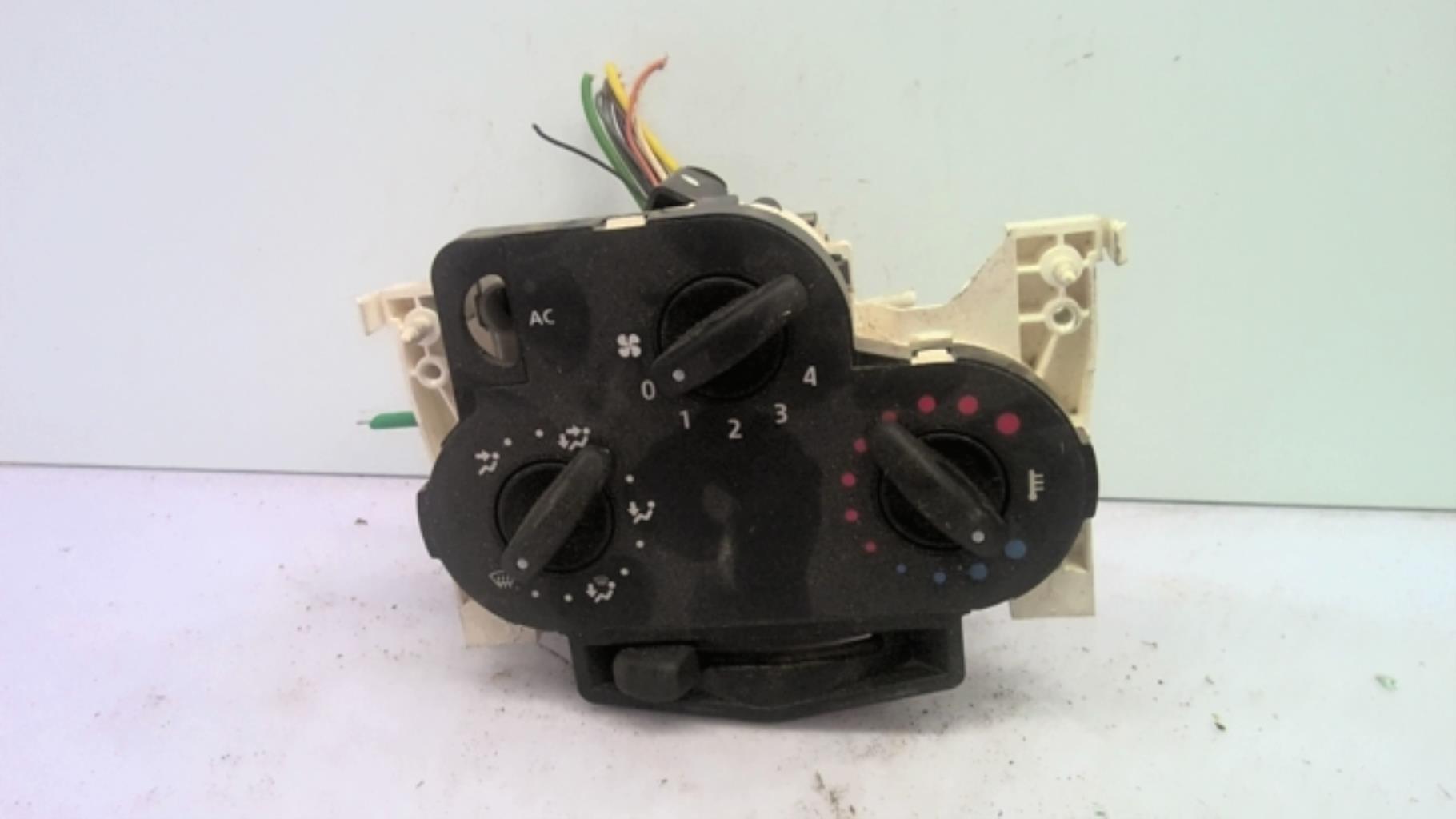 Commande chauffage DACIA LOGAN MCV 1 PHASE 1 BREAK Diesel - 1