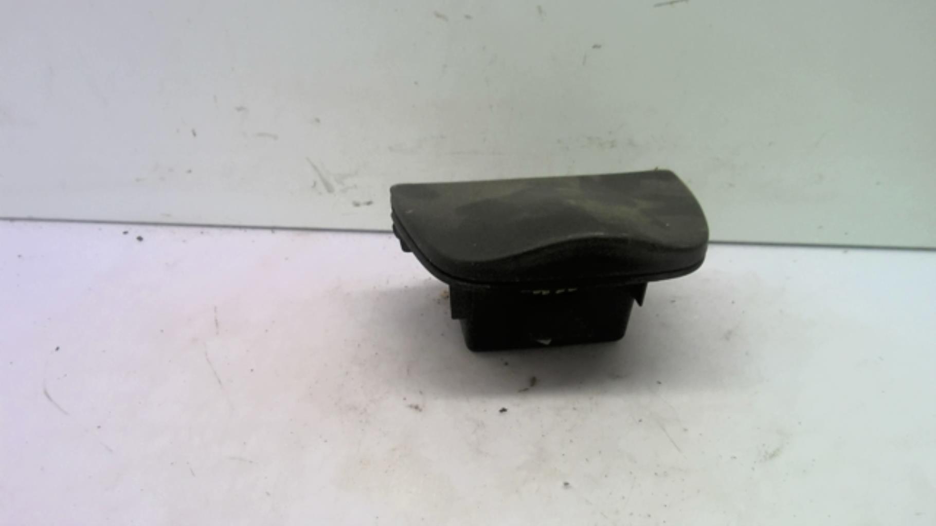 Cendrier PEUGEOT 206 PHASE 1 BREAK Diesel - 1