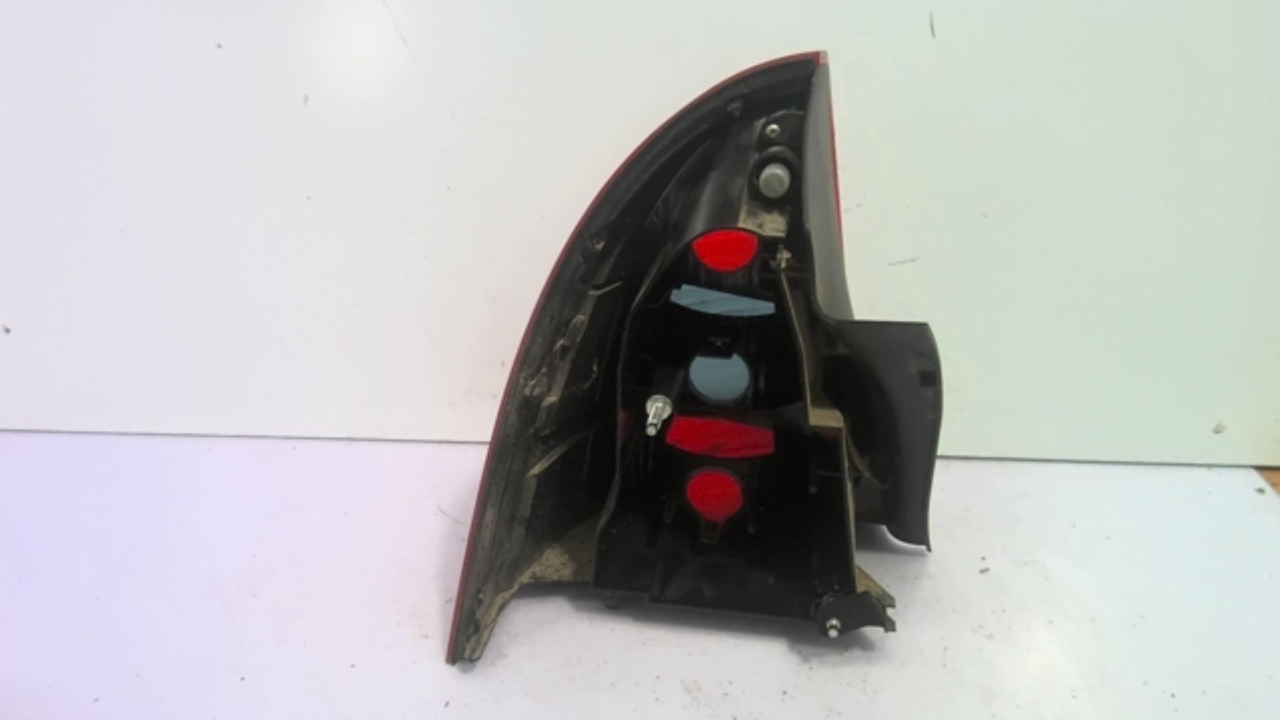 Feu arriere secondaire droit (feux) CITROEN C5 1 PHASE 2 Diesel - 1