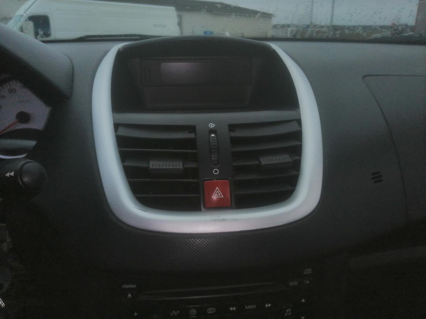 Bouton de warning PEUGEOT 206+ Diesel - 1