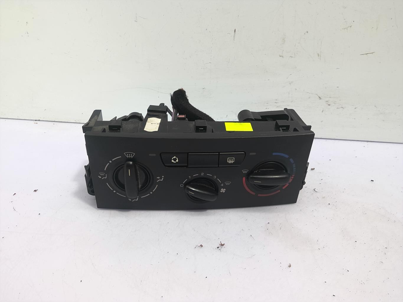 Commande chauffage PEUGEOT 207 PHASE 1 BREAK Diesel - 1