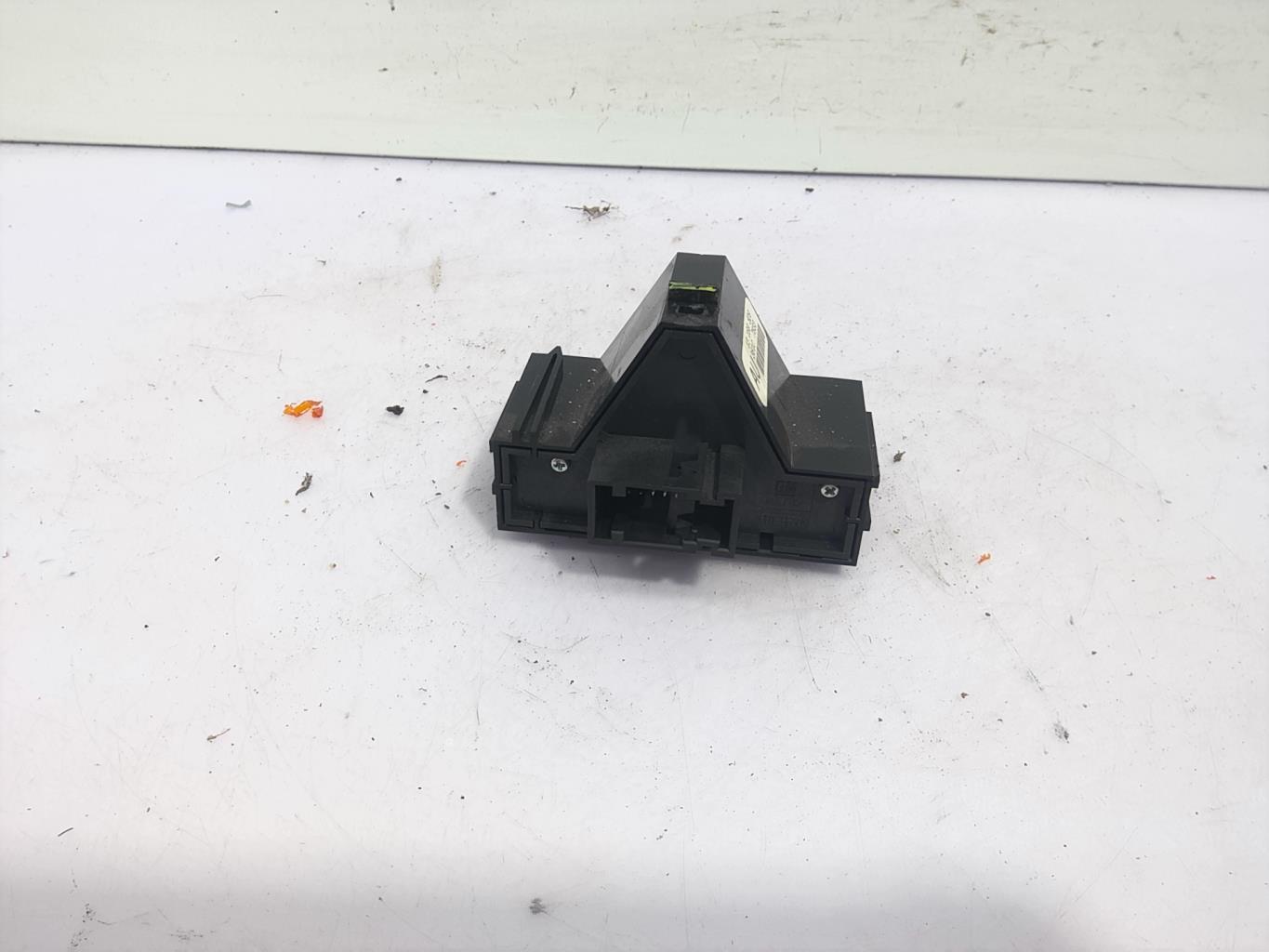 Bouton de warning OPEL CORSA D PHASE 1 Essence - 1